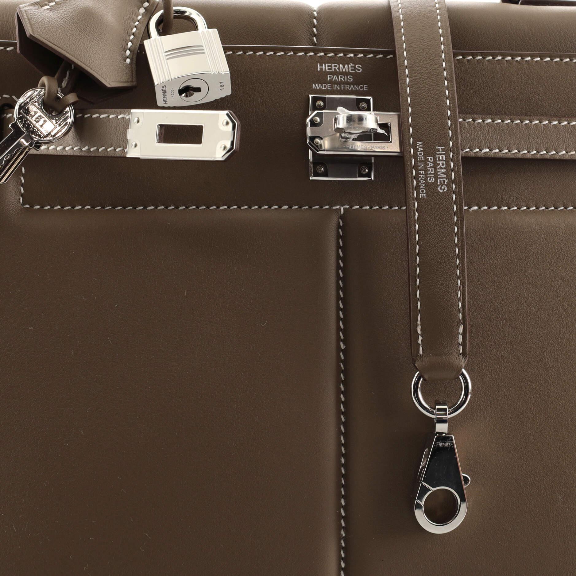 Hermes Kelly Padded Handbag Swift with Palladium Hardware 25 In Good Condition In NY, NY