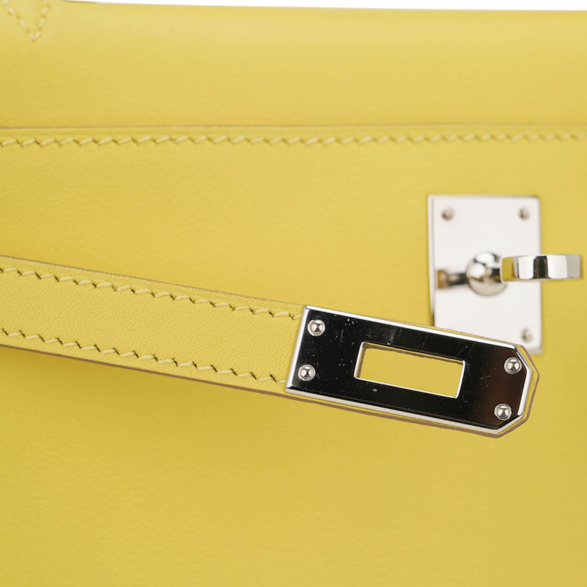 Hermes Kelly Pochette Tasche Jaune De Naples Swift Leder Palladium im Angebot 5