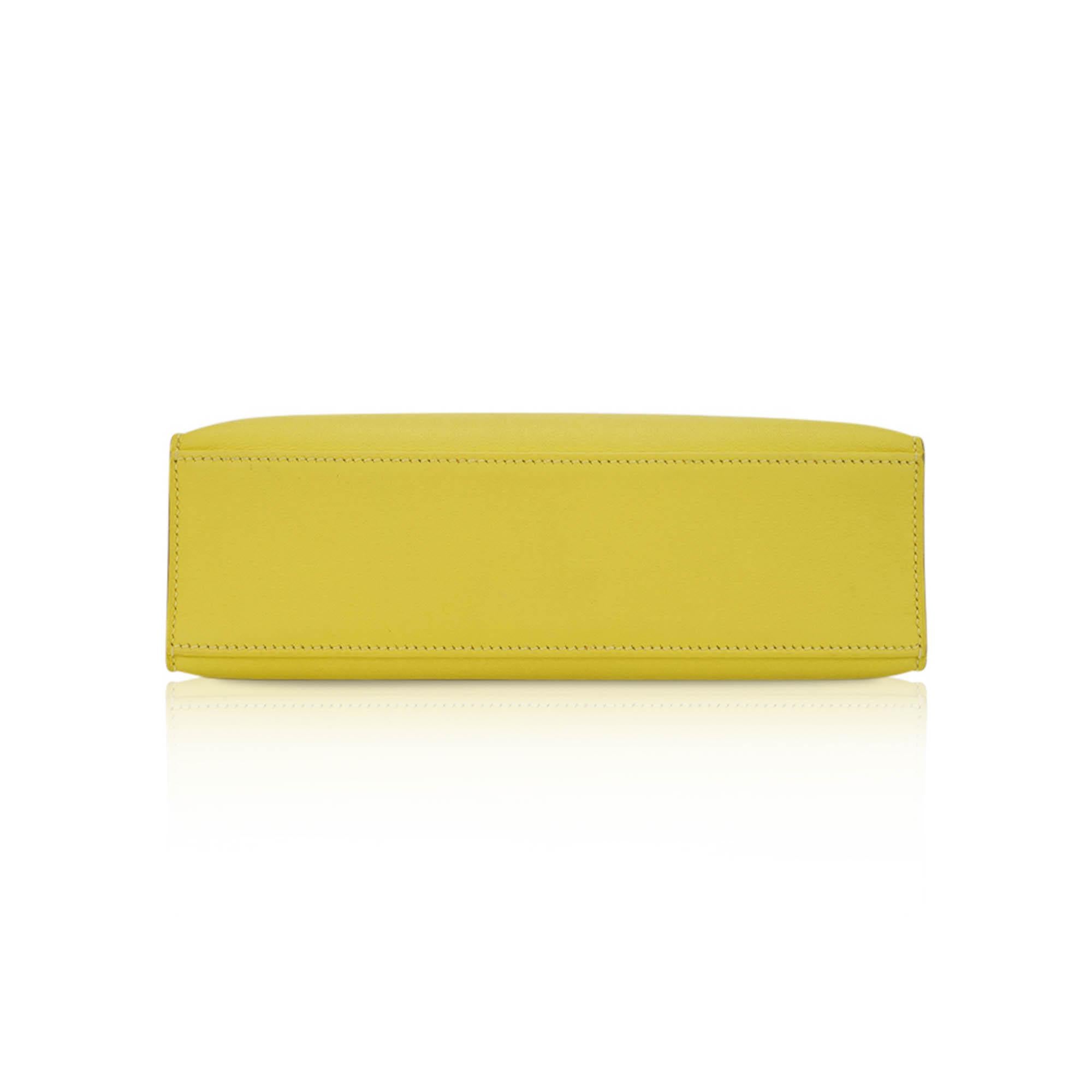 Hermes Kelly Pochette Tasche Jaune De Naples Swift Leder Palladium im Angebot 2