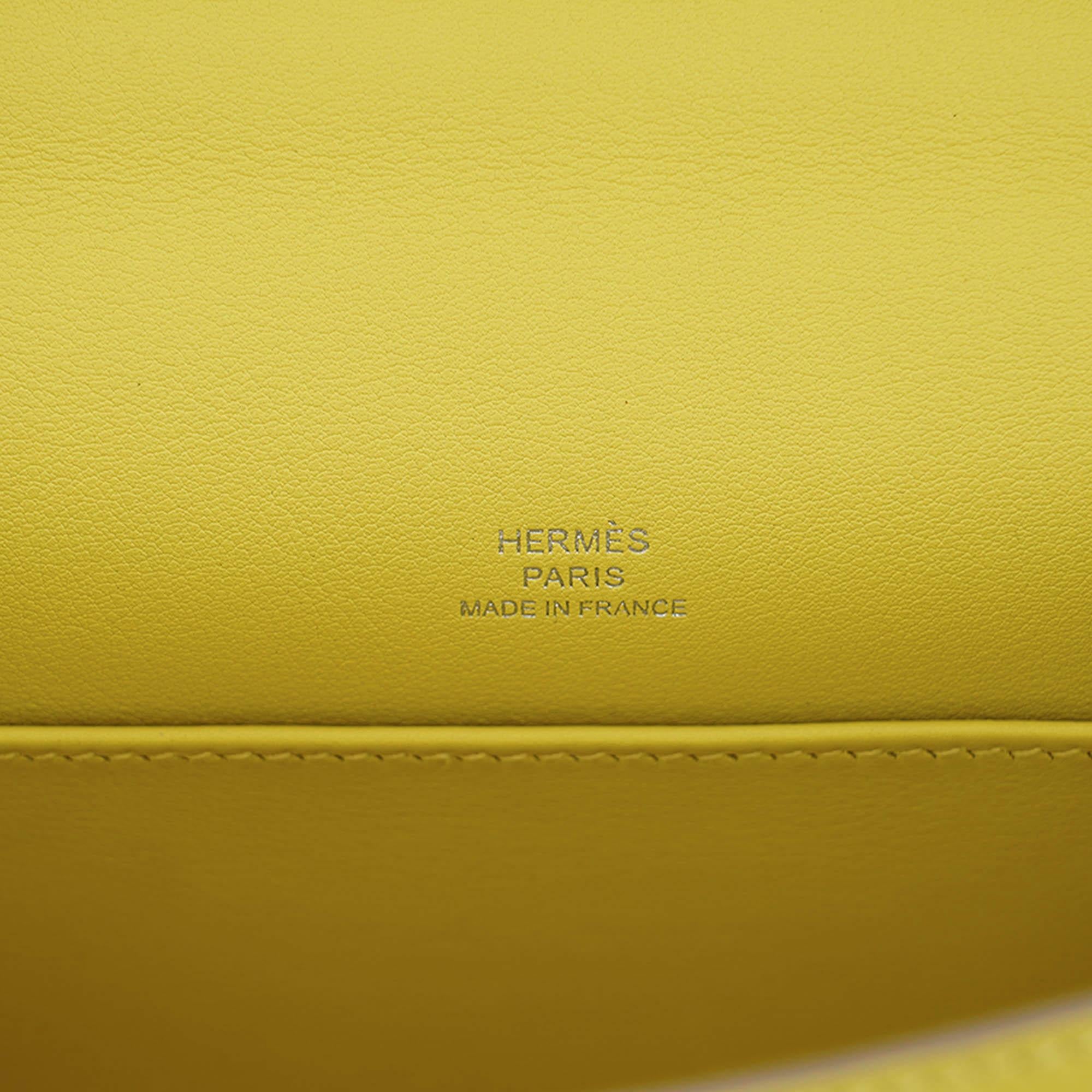 Hermes Kelly Pochette Tasche Jaune De Naples Swift Leder Palladium im Angebot 4