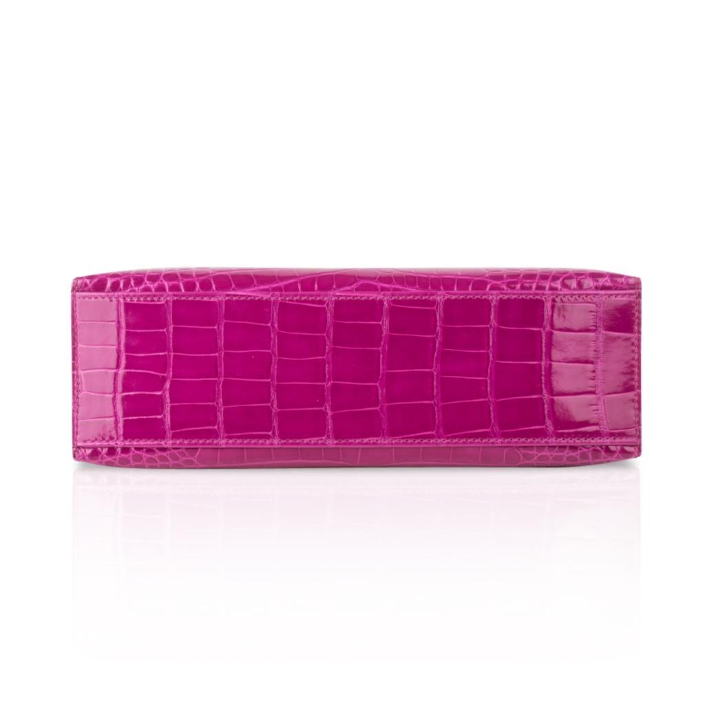 Women's Hermes Kelly Pochette Bag Rose Scheherazade Pink Alligator Clutch Gold Hardware 