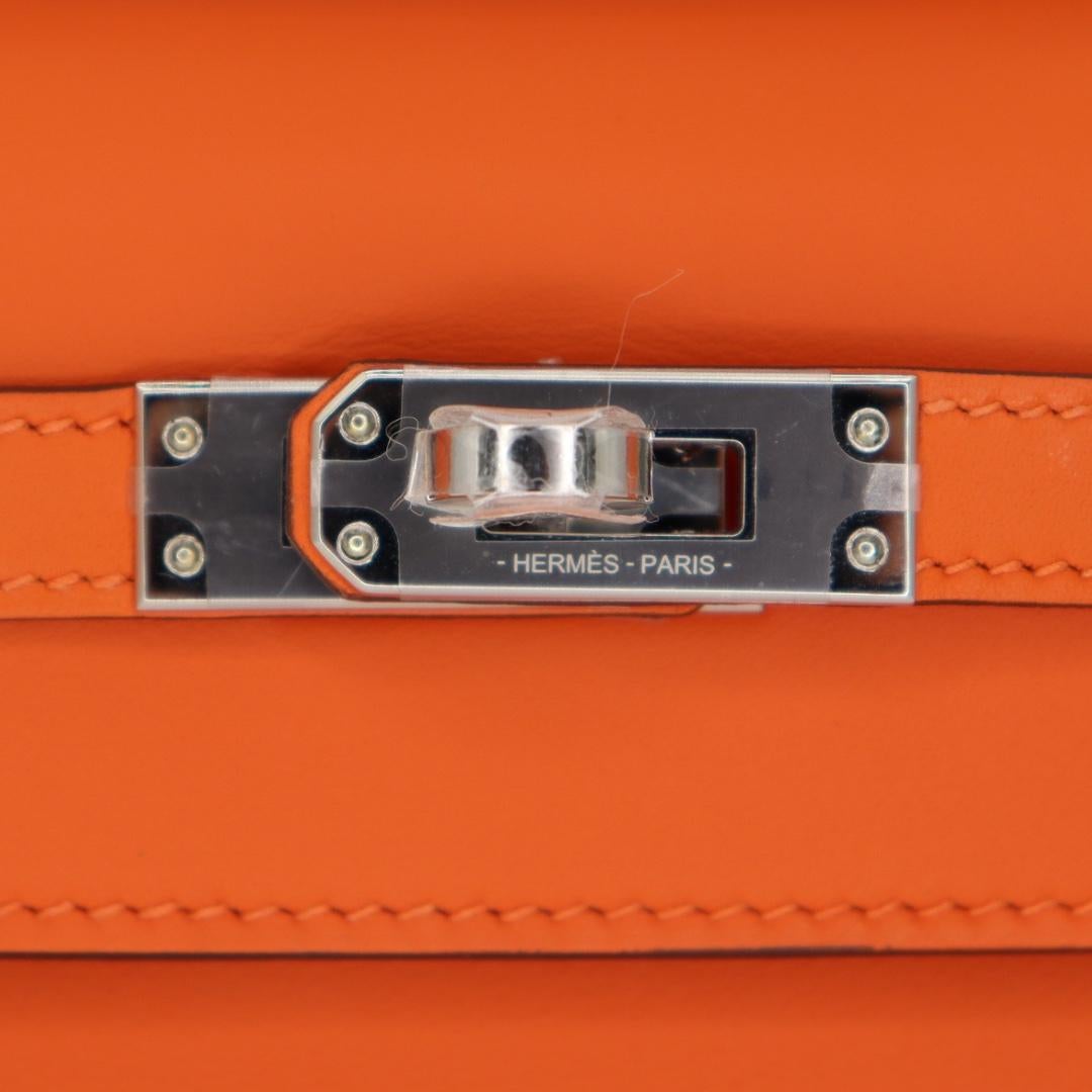 Women's or Men's Hermès Kelly Pochette HSS Orange/Gris Perle Swift Leather Palladium Hardware For Sale