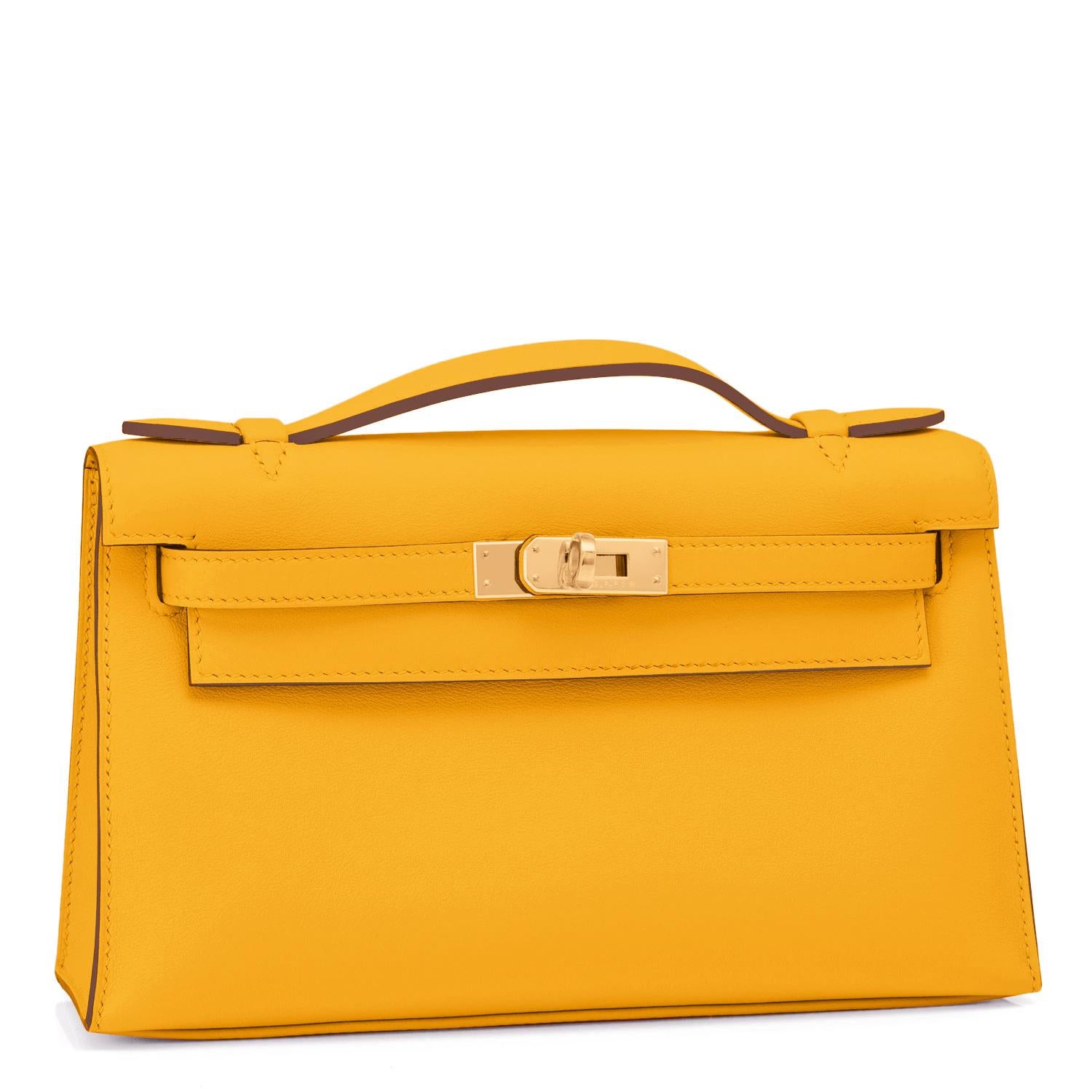 Hermes Kelly Pochette Jaune Amber Gold Hardware Clutch Cut Bag Y Stamp, 2020
Jaune Amber is a gorgeous rich yellow that is so coveted with gold hardware in this rare Kelly Pochette.
This superb color is perfect for spring summer 2021 in our joyous