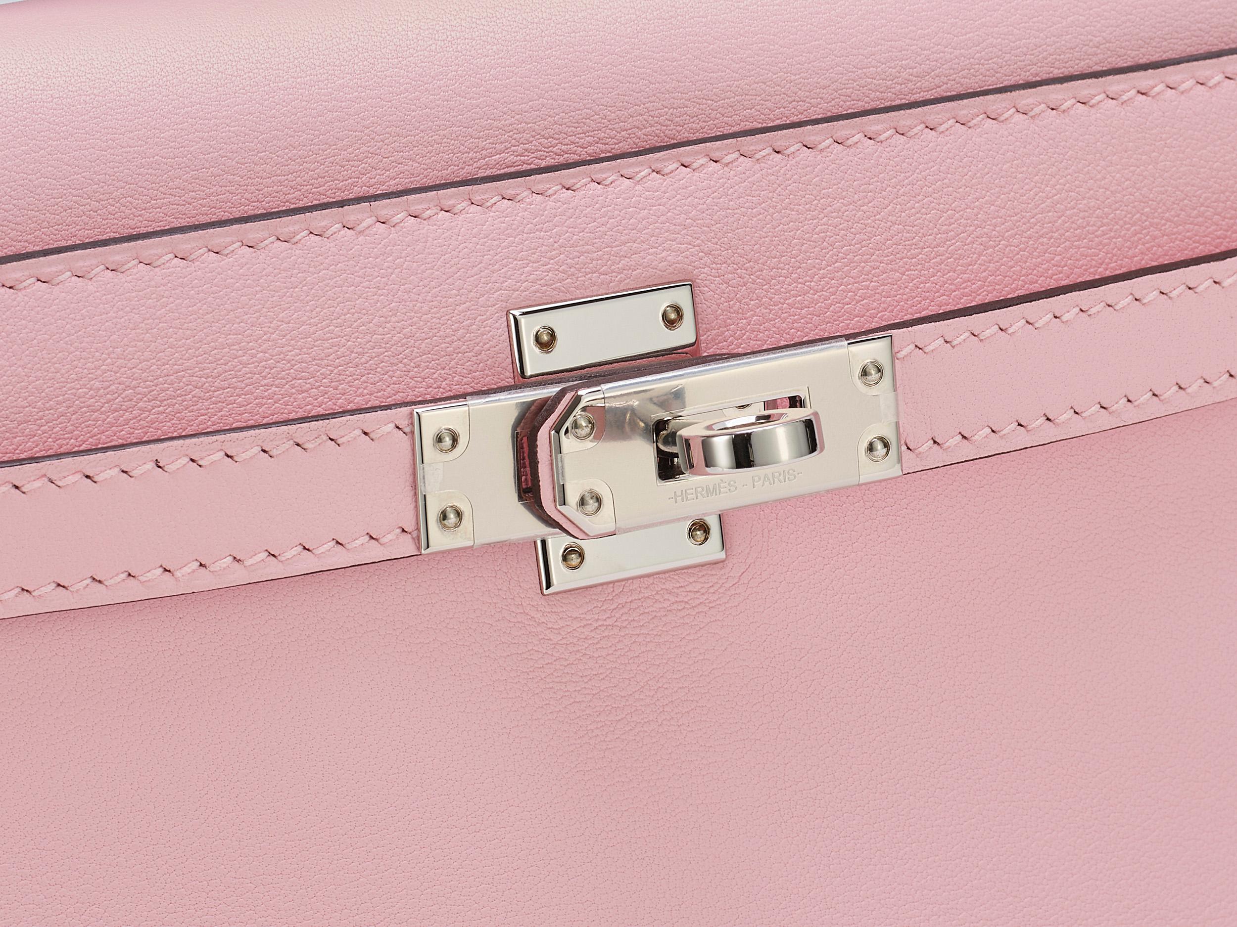 Hermès Kelly Pochette Rose Sakura Swift Hardware Palladium In condizioni ottime in vendita a Berlin, DE