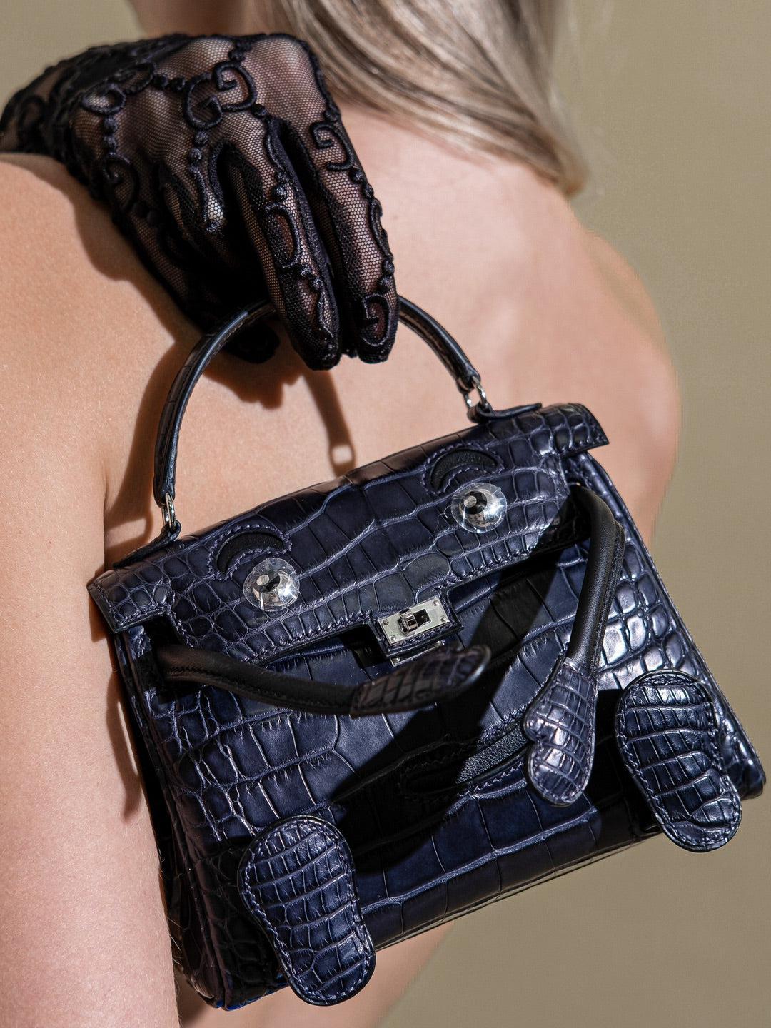 Bolso Hermès Kelly Quelle Idole Muñeca Aligátor Azul Nuit Mate y Swift Negro en venta 6
