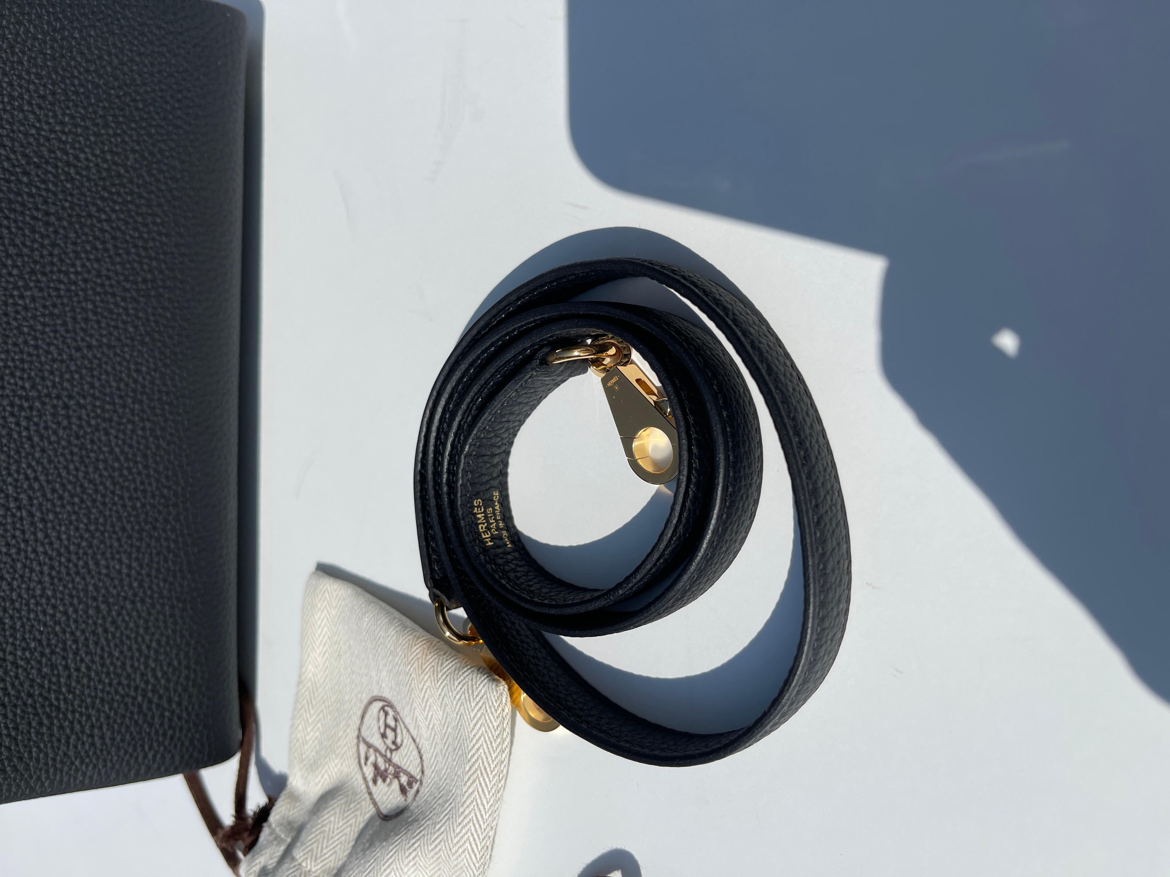 Hermès Kelly Retourne 25 Black Togo Gold Hardware 3