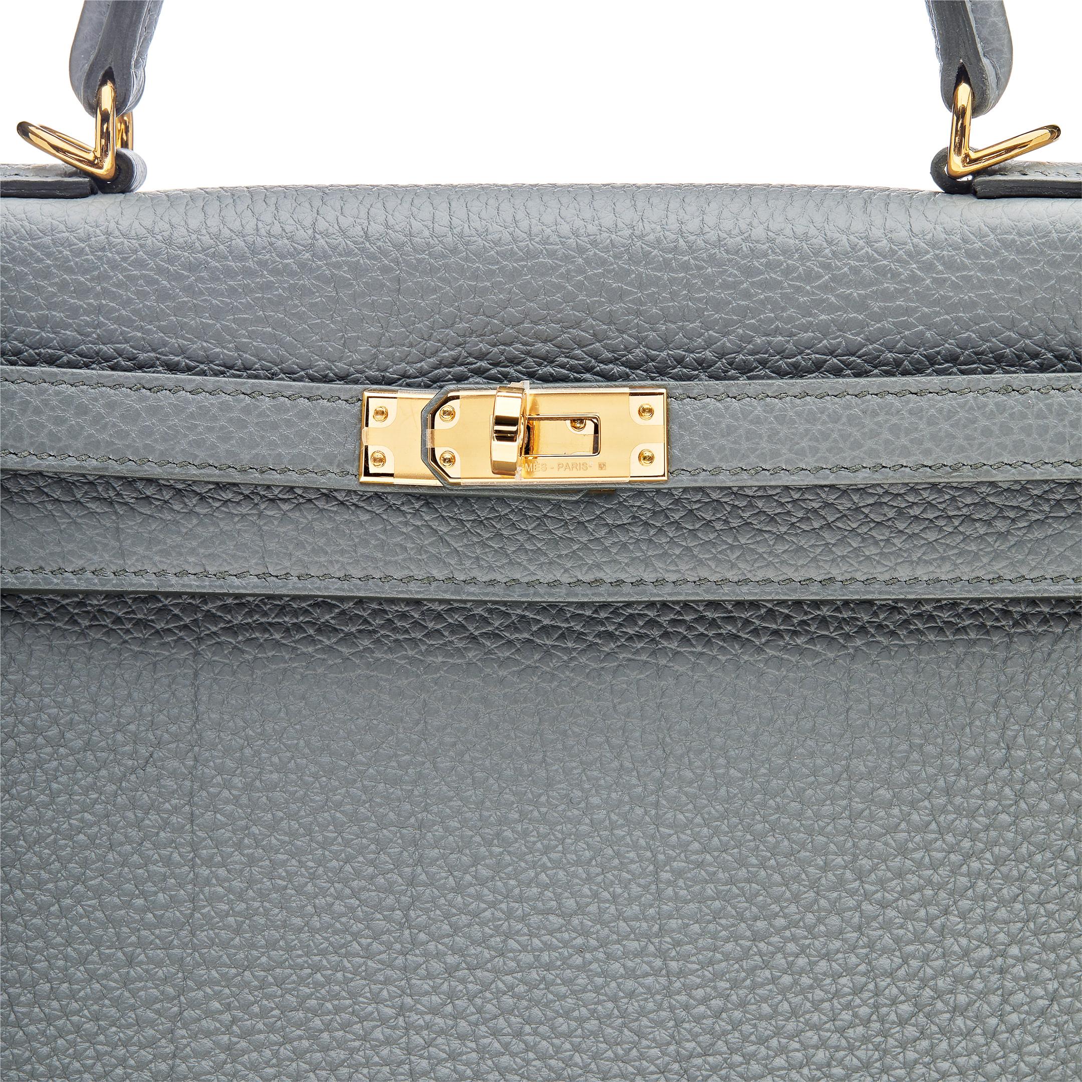 Hermes Kelly Retourne 25 Veau Togo 63 Vert Amande, Gold Hardware

Condition: Brand New 
Material: Togo Leather
Measurements:  (W)35cm x (H)25cm x (D)12cm
Hardware: Gold plated
 
Comes in full original packaging. 
Includes original Hermes raincover &