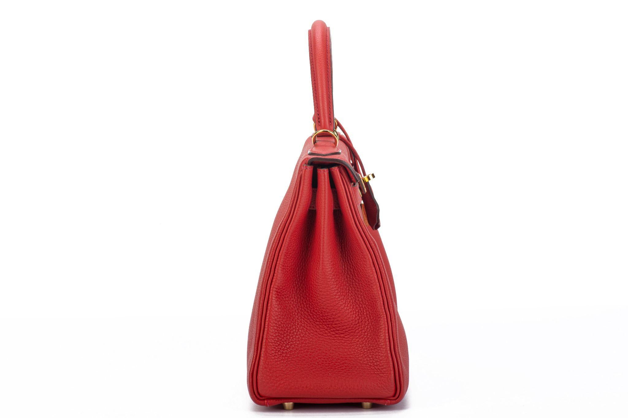 Rouge Hermès Kelly Retourne 28 Geranium Togo en vente