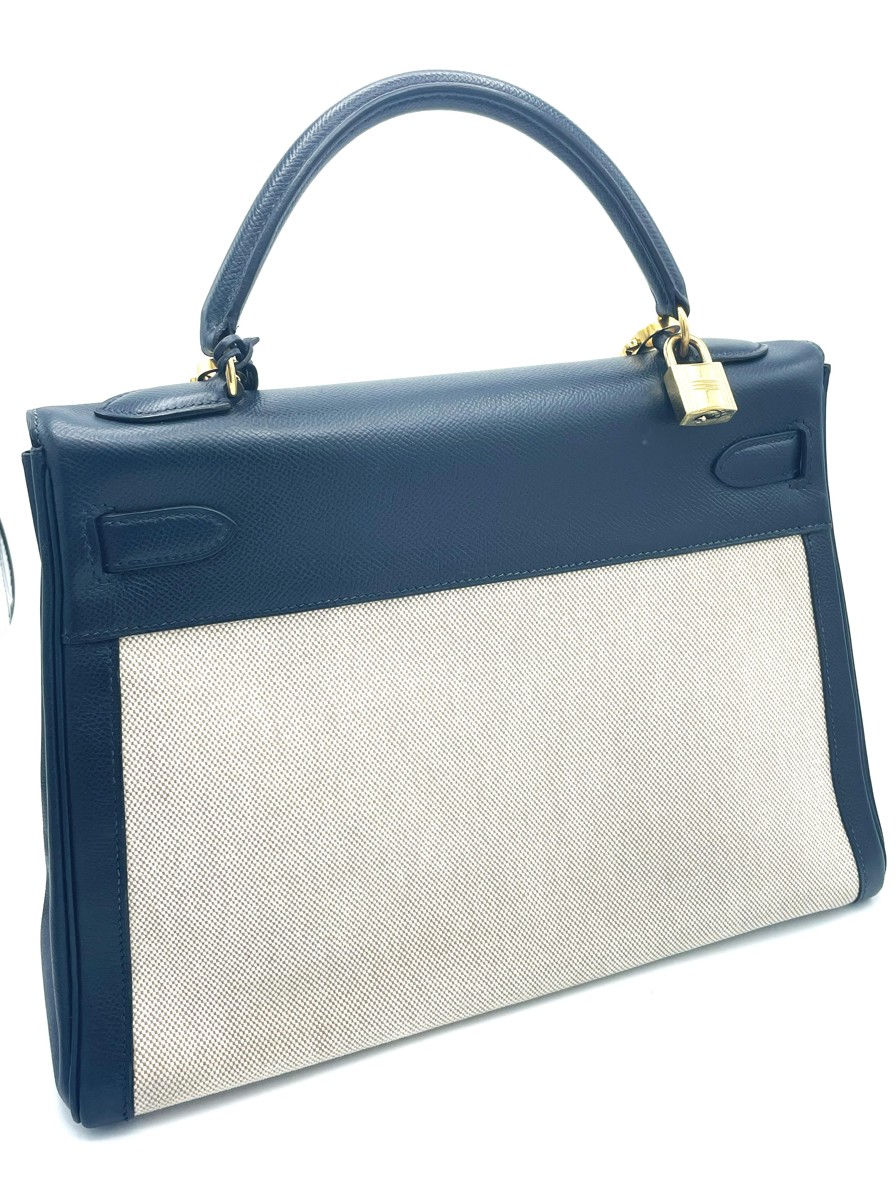 Bolso HERMÉS KELLY Retourne 32 cm en toile beige,  Courchevel cuero azul 1995s en venta 6