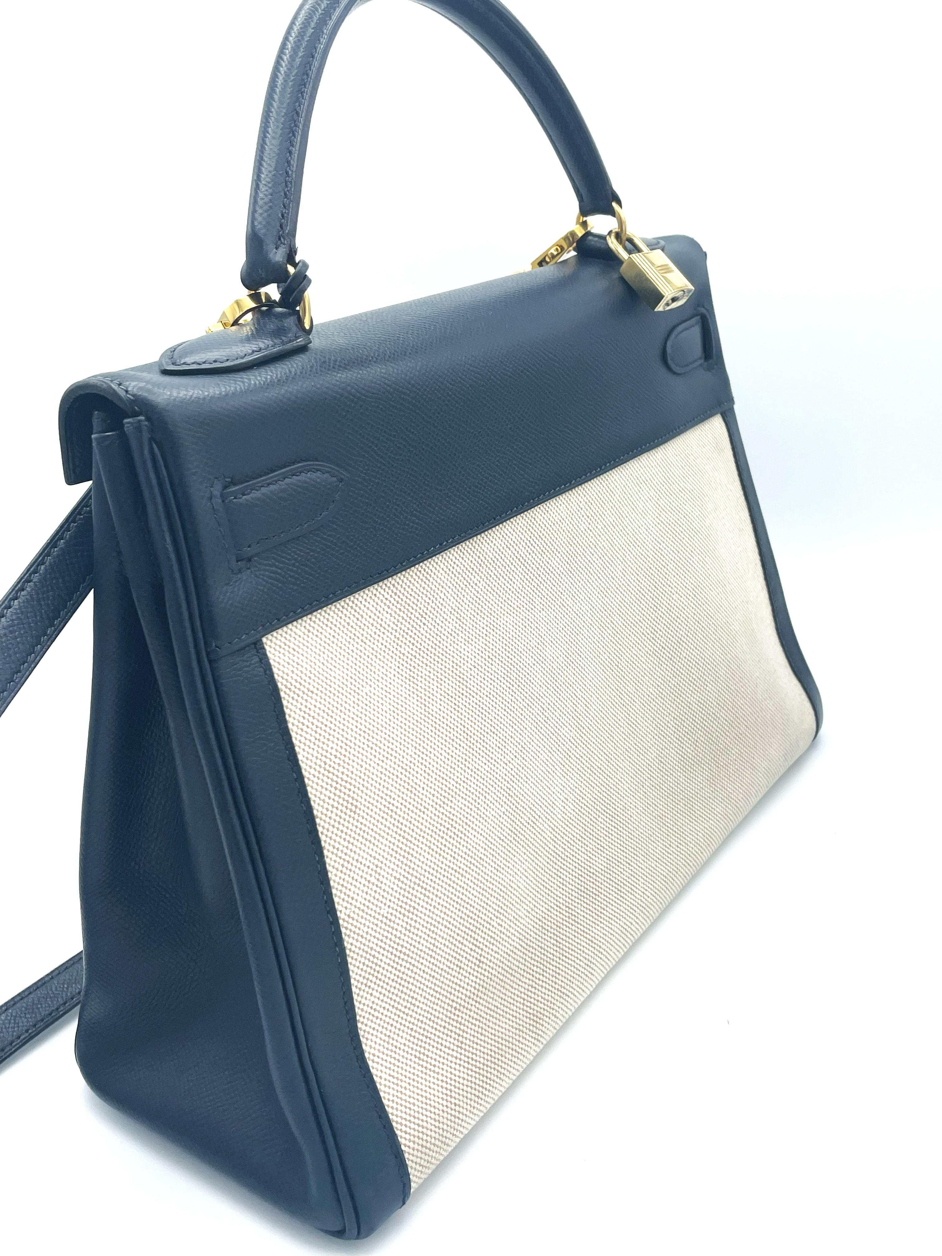 Bolso HERMÉS KELLY Retourne 32 cm en toile beige,  Courchevel cuero azul 1995s Azul en venta