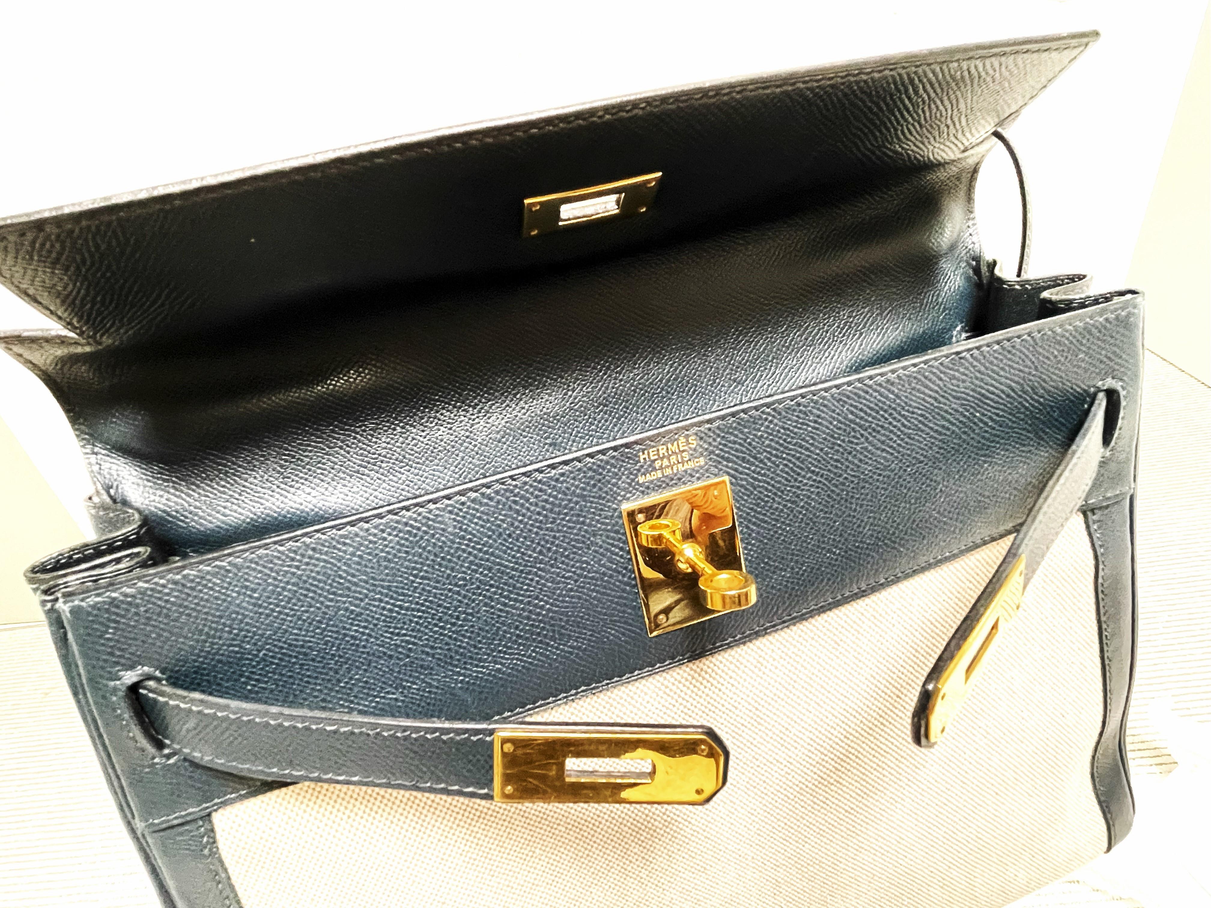 Bolso HERMÉS KELLY Retourne 32 cm en toile beige,  Courchevel cuero azul 1995s en venta 2