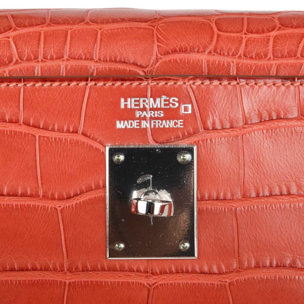 Women's Hermes Kelly Retourne 35 Sanguine Matte Alligator Bag Palladium Hardware  For Sale