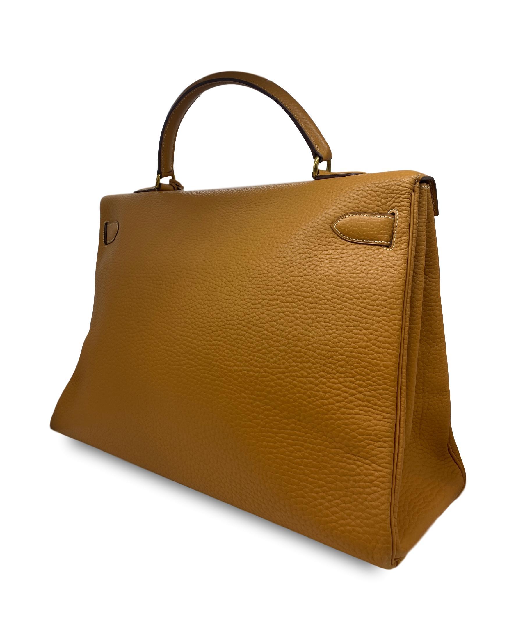 Women's or Men's Hermès Kelly Retourne Handbag Gold Fjord Leather with Gold Hardware 40, 1985. 