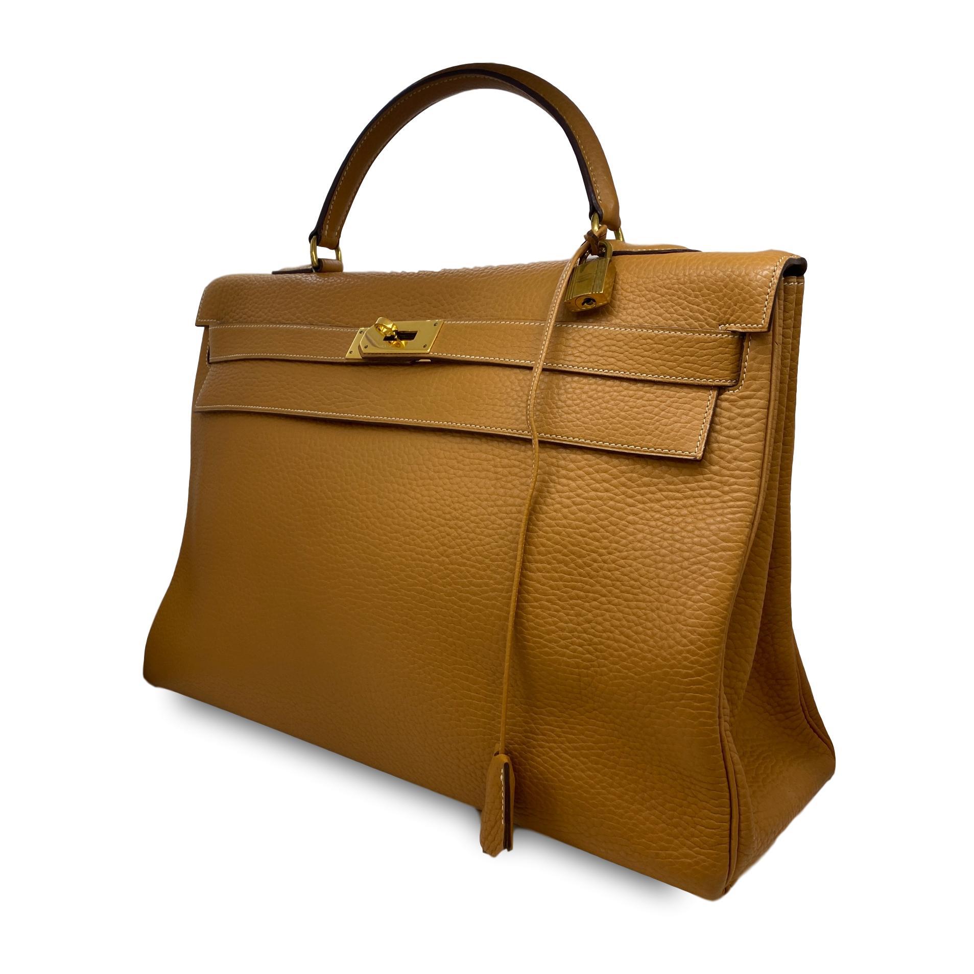 Hermès Kelly Retourne Handbag Gold Fjord Leather with Gold Hardware 40, 1985. 4