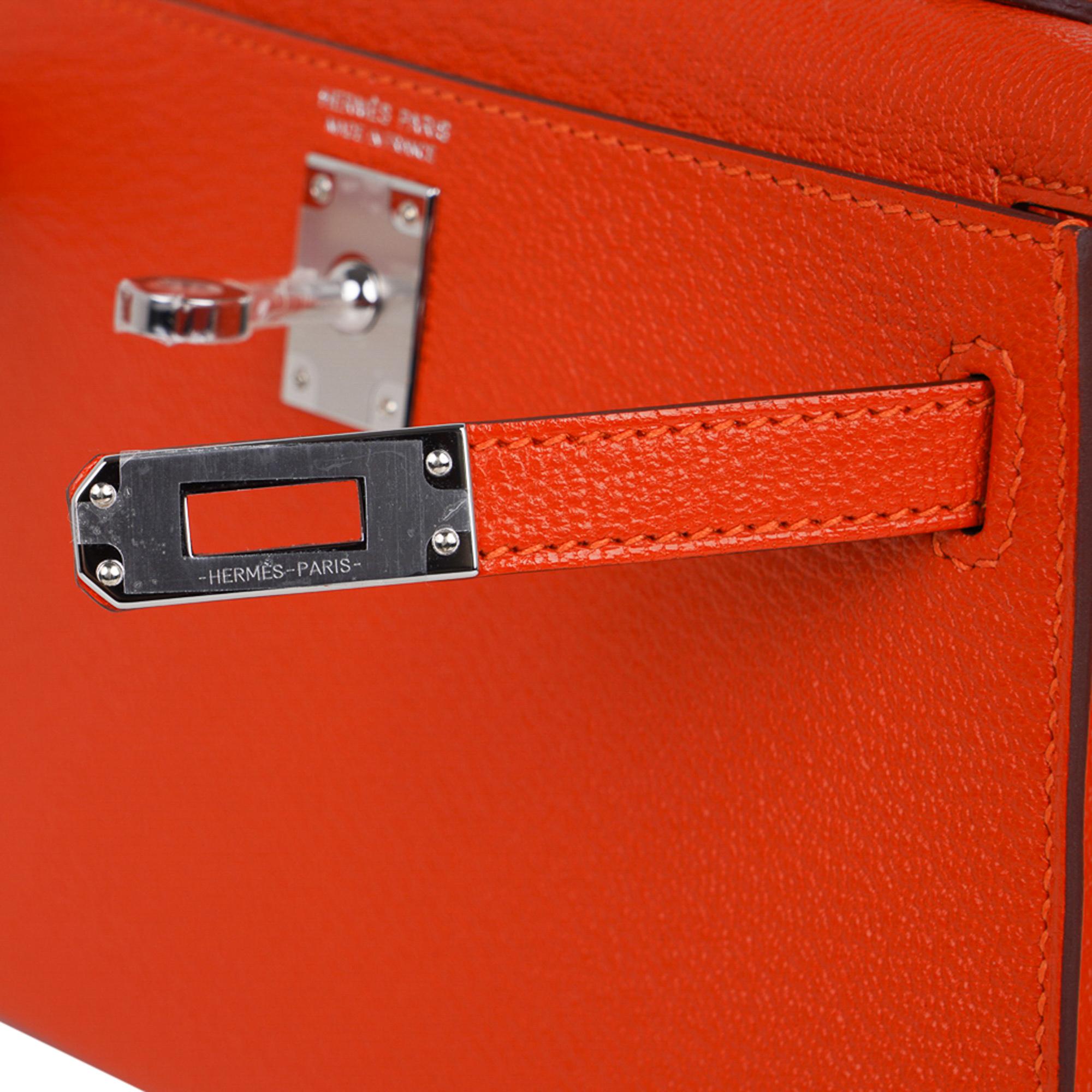 Hermes Kelly Mini Sellier 20 Bag Orange Feu / Rose Eglantine Chevre Bi-Color In New Condition In Miami, FL