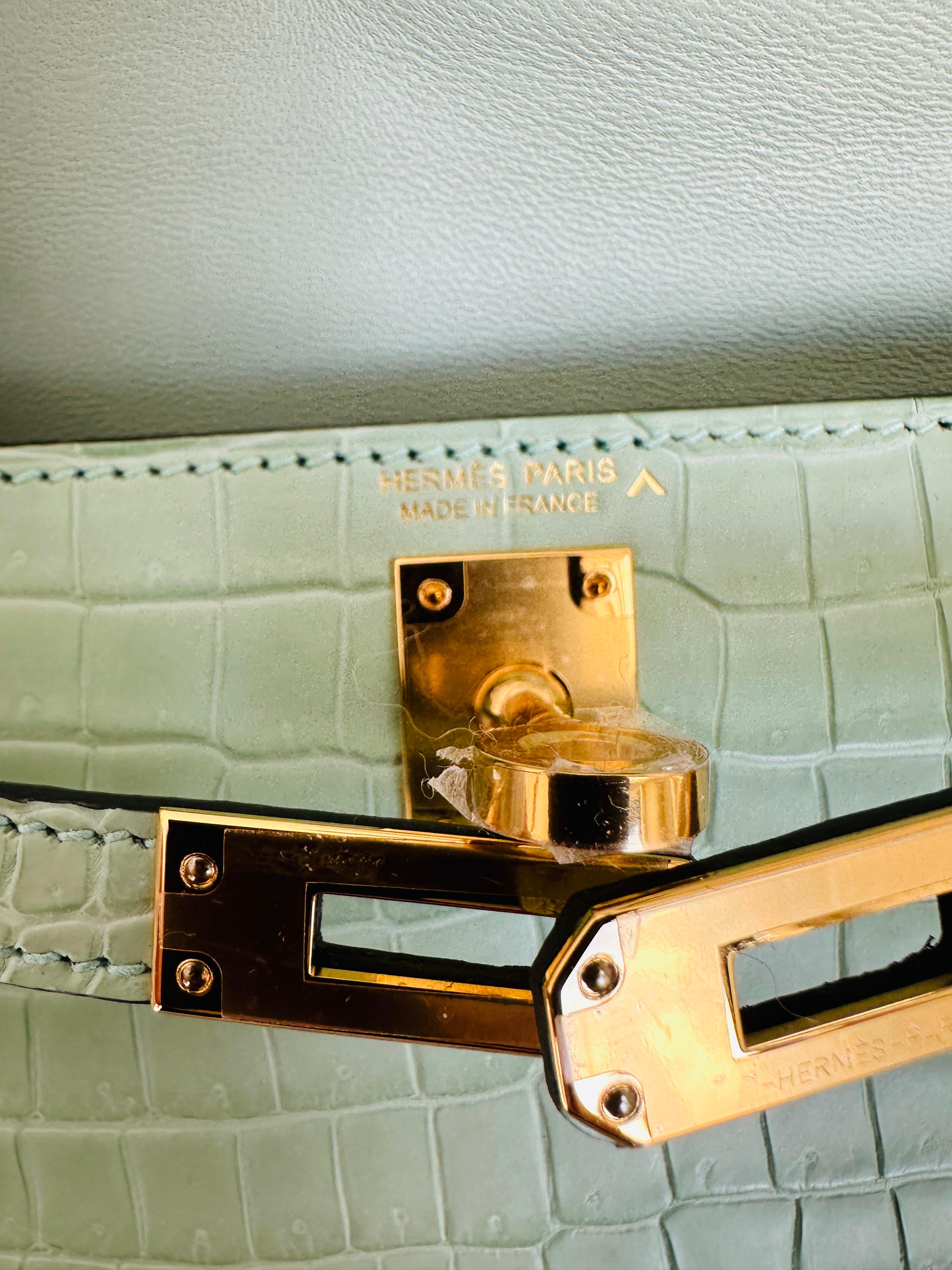Hermès Kelly Sellier 20 Vert D'eau Porosus Mate Cocodrilo Herrajes de Oro en Nuevo Estado en West Chester, PA