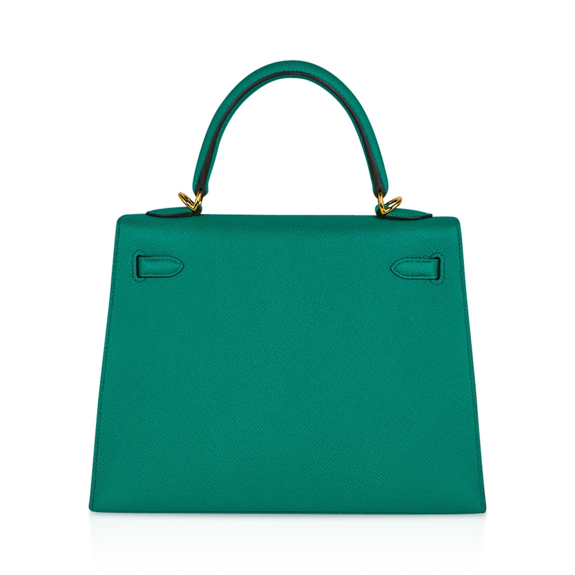 Hermes Kelly Sellier 25 Bag Jade Epsom Gold Hardware In New Condition For Sale In Miami, FL