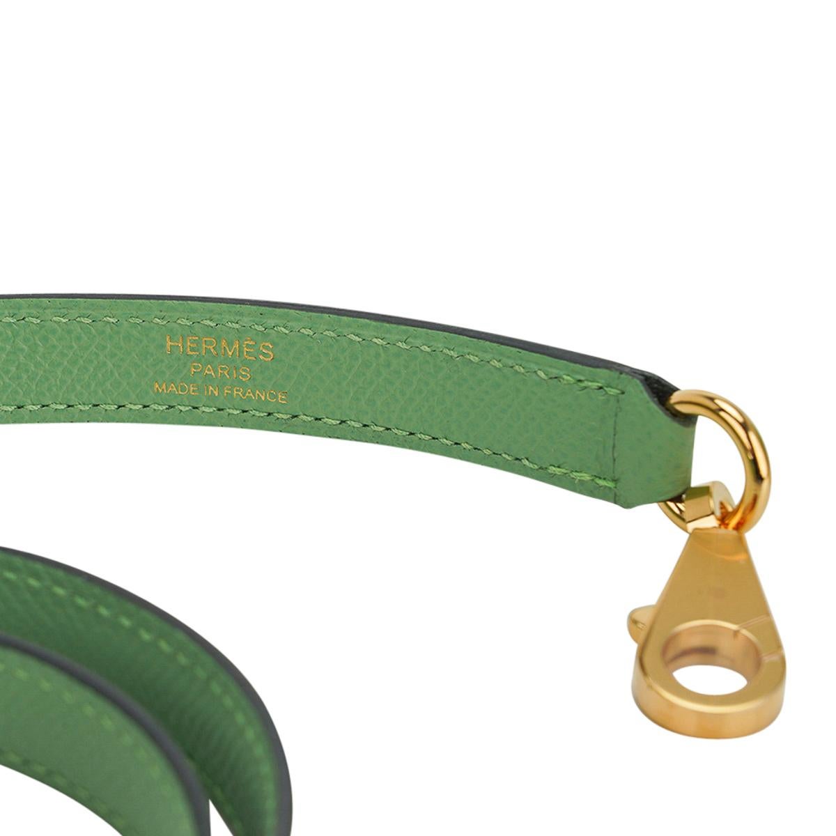 Hermes Kelly Sellier 25 Vert Criquet Bag Epsom Leather Gold Hardware  For Sale 4