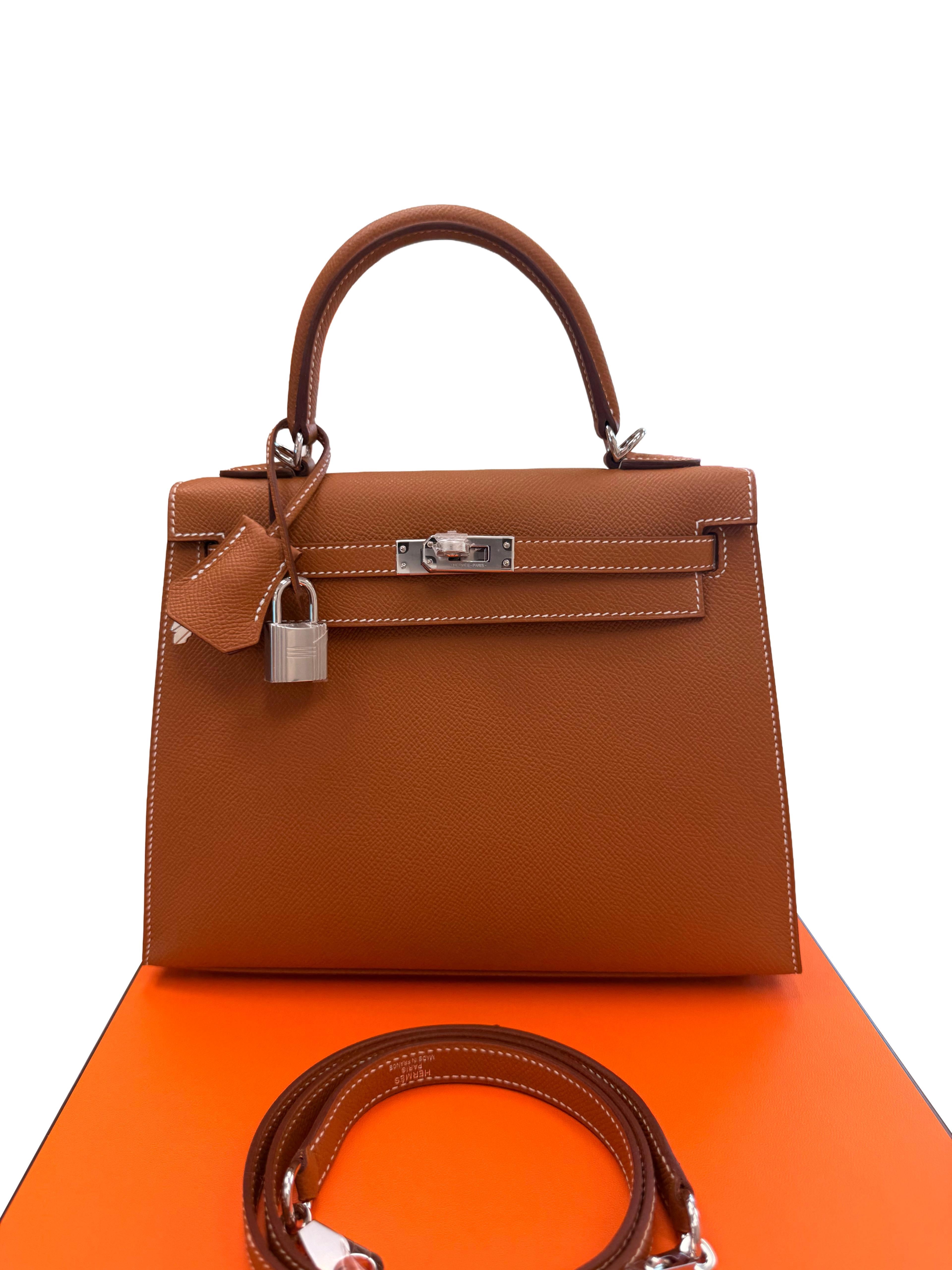 Hermes Kelly Sellier 25 Gold Epsom Leather With Palladium Hardware Handbag For Sale 3