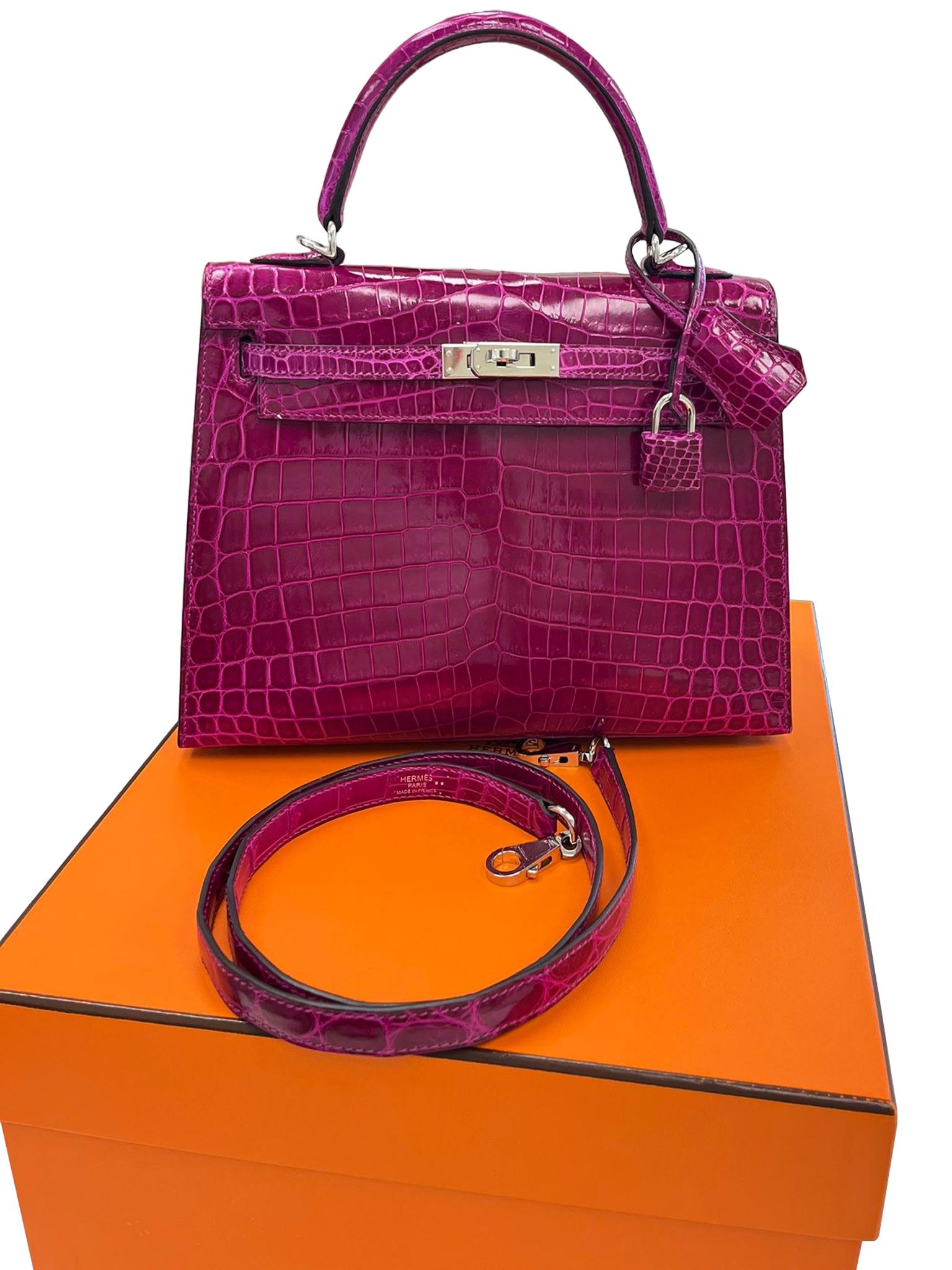 Rouge Hermes Kelly Sellier 25 Rose Pourpre Shiny Niloticus Crocodile Palladium en vente