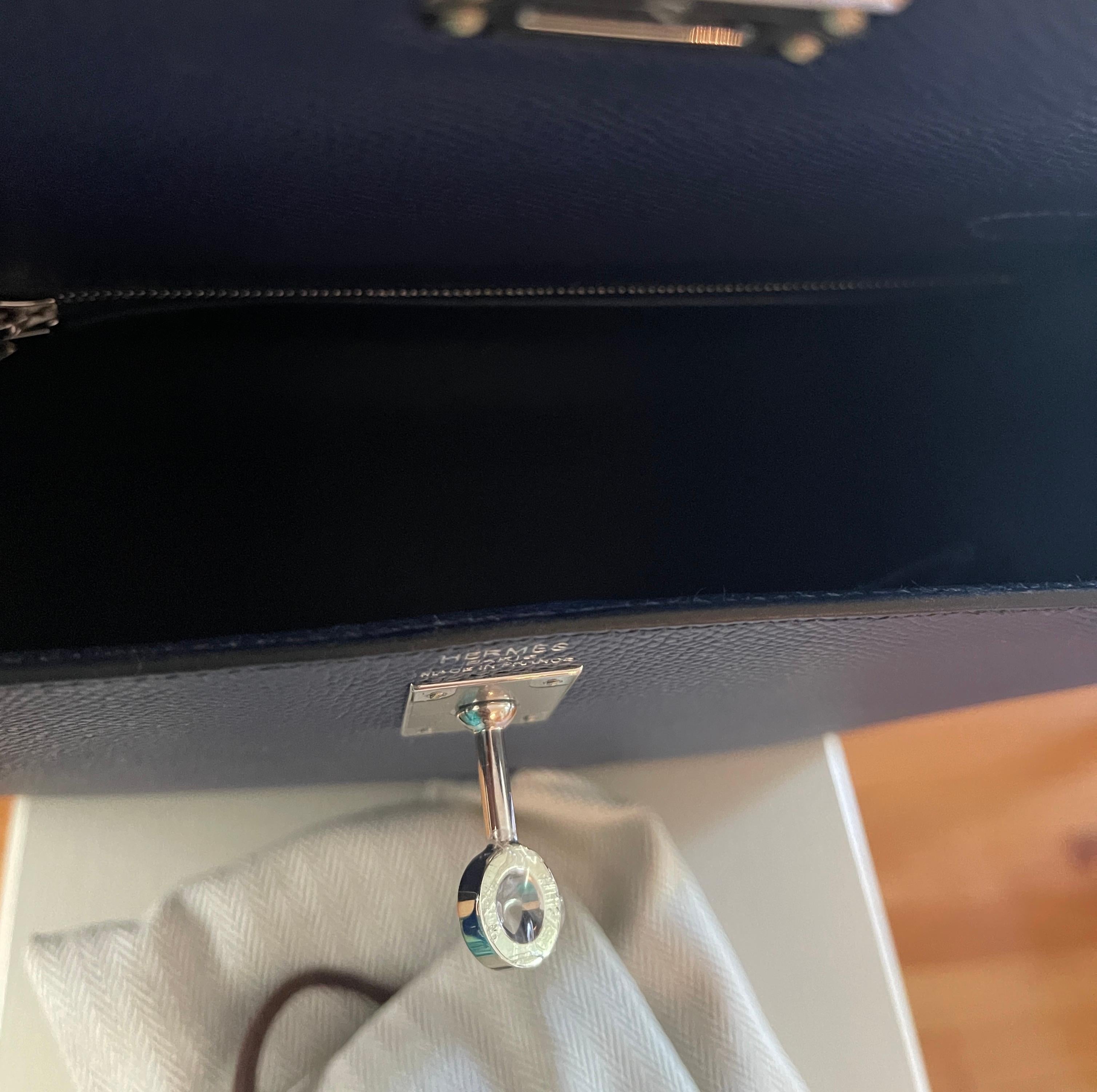 Hermès Kelly Sellier 25 Tri-Color Blue Saphire Blue France Black In New Condition In West Chester, PA