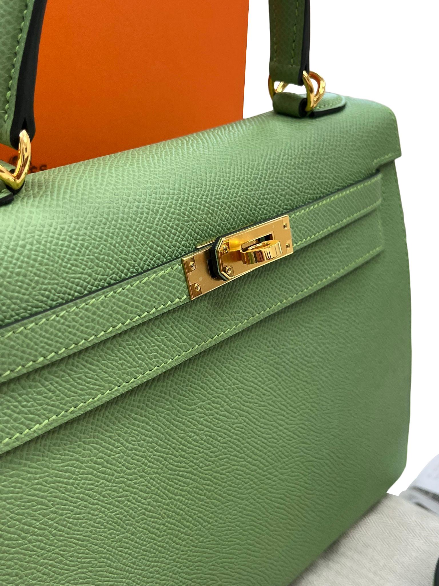 Hermès Kelly Sellier 25 Vert Criquet Epsom Leather Gold Hardware Handbag For Sale 8