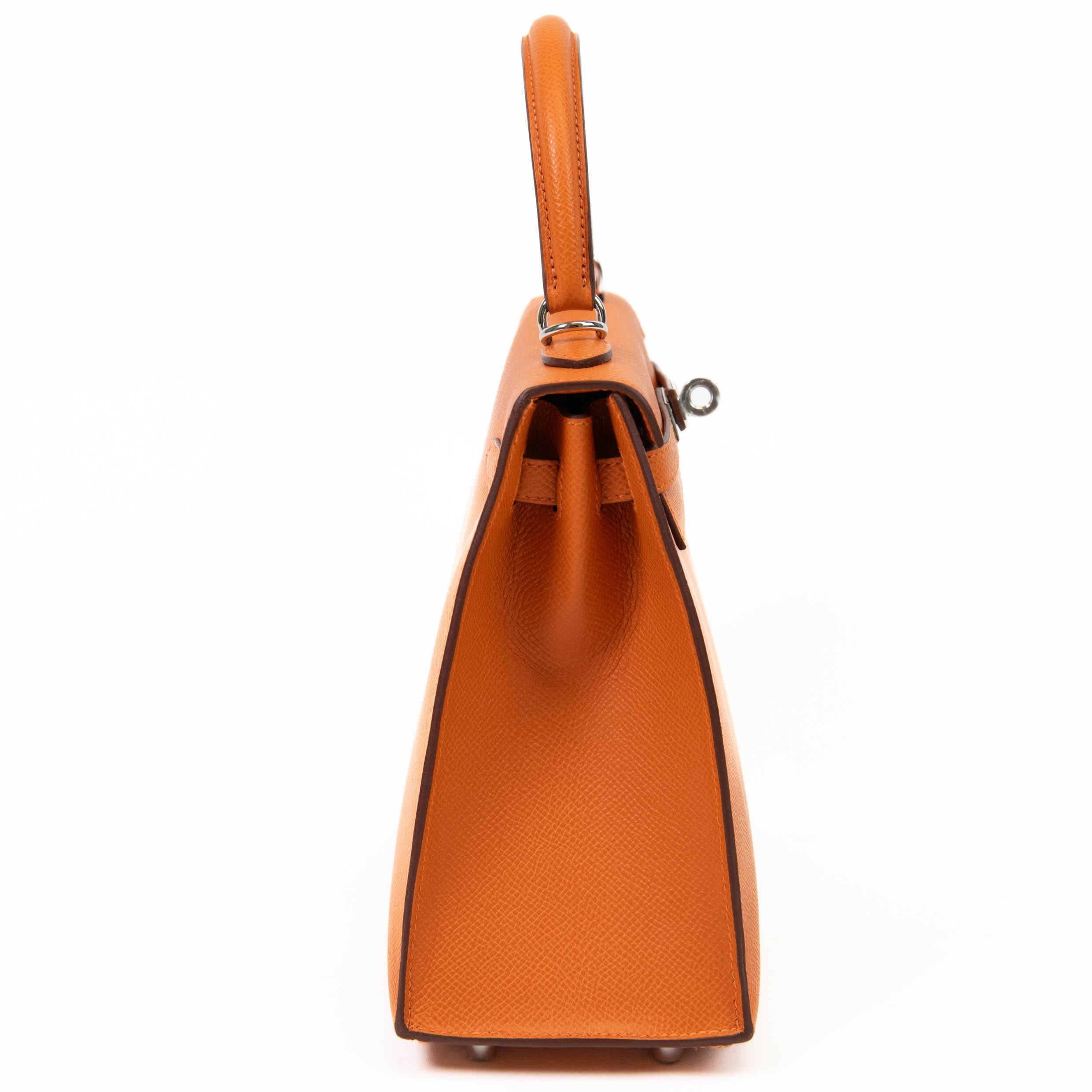 Women's or Men's Hermès Kelly Sellier 25cm Orange Epsom Leather Palladium Hardware For Sale