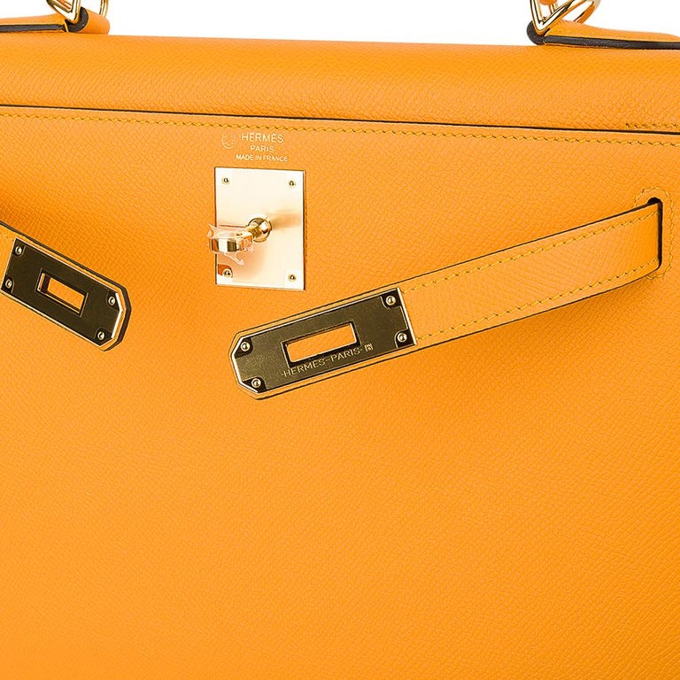 Hermes Kelly Sellier 28 Bag Jaune D'Or HSS Epsom Leather Gold Hardware  In New Condition In Miami, FL