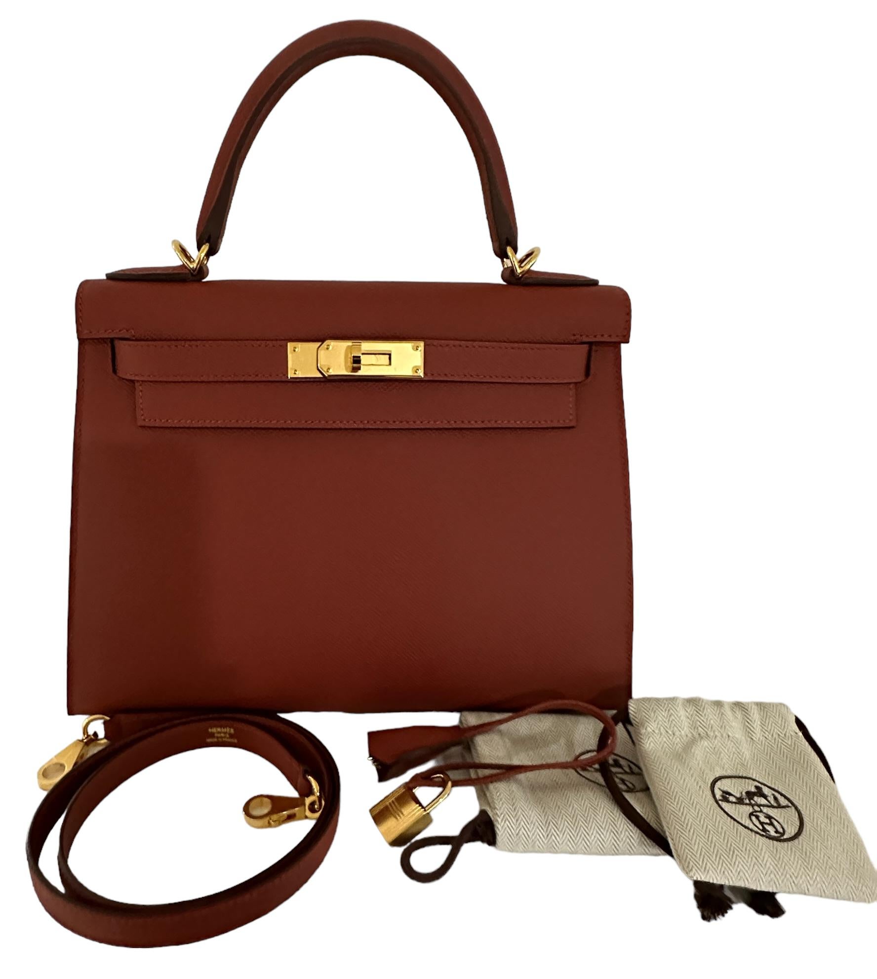 This Kelly Sellier, in the Sellier style, is in Rouge Venetian Epsom Leather with Gold hardware
Tonal stitching, front flap, two straps with center toggle closure, clochette with lock and two keys, and double rolled handles.

A must have for the