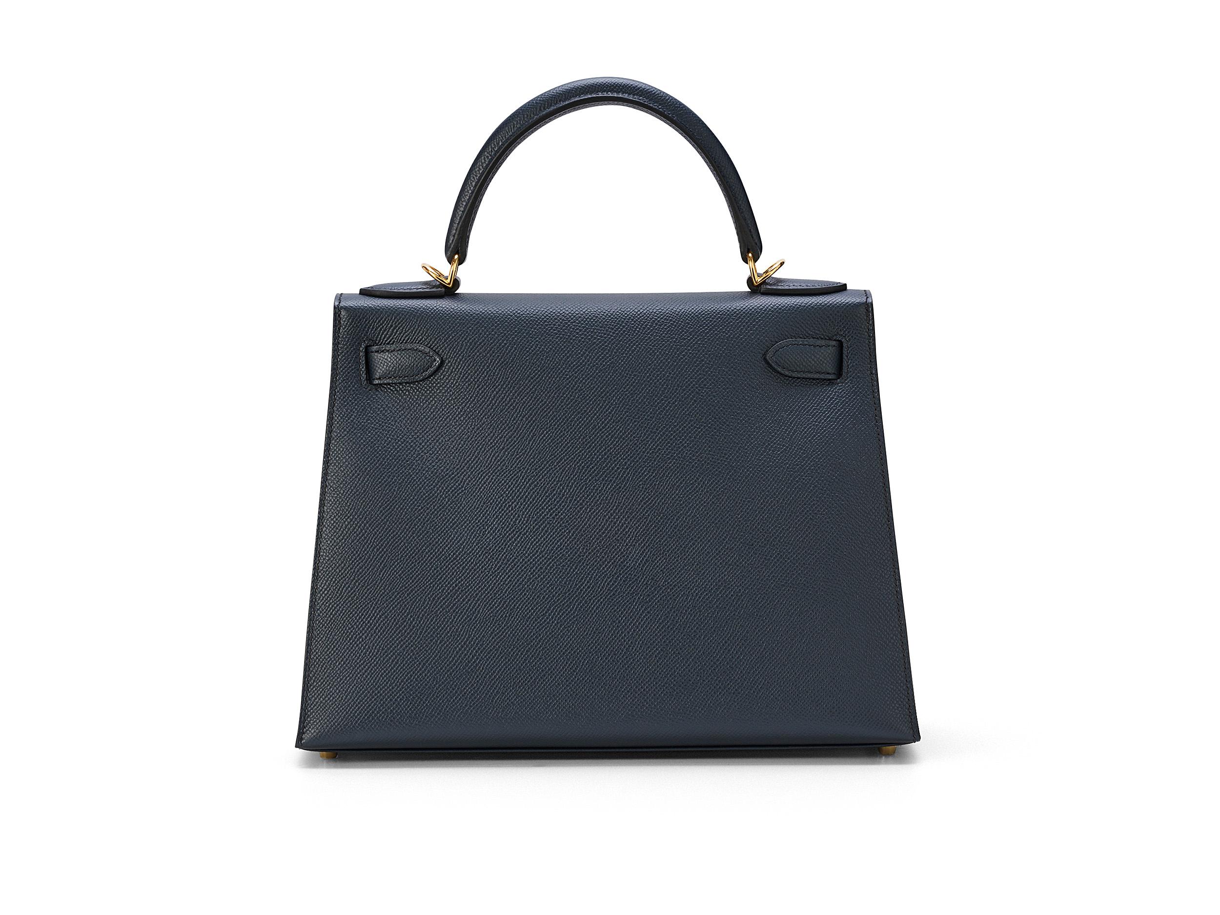 Hermès Kelly Sellier 28 Azul Añil Epsom Herrajes Dorados Negro en venta