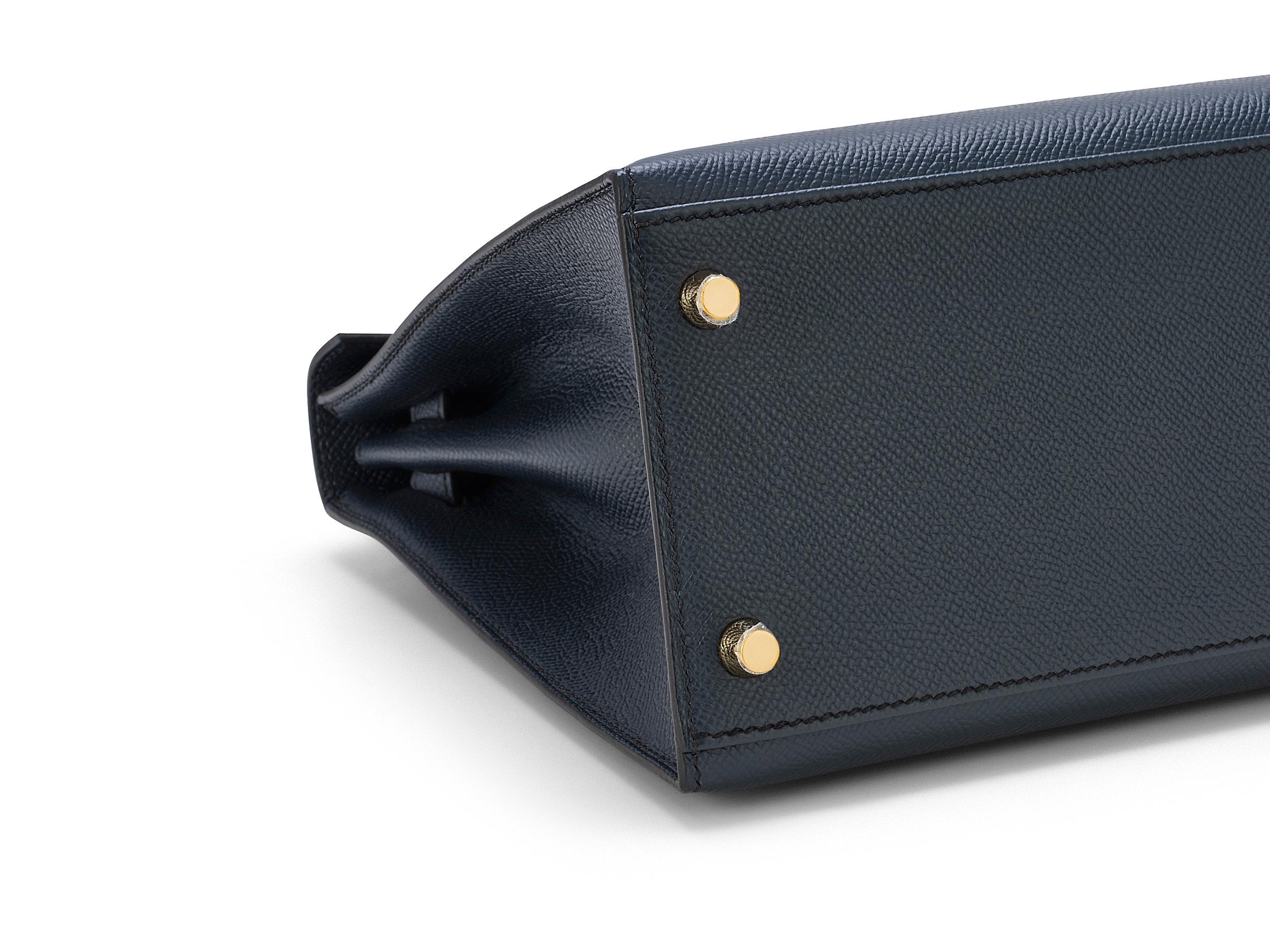 Femenino o masculino Hermès Kelly Sellier 28 Azul Añil Epsom Herrajes Dorados en venta