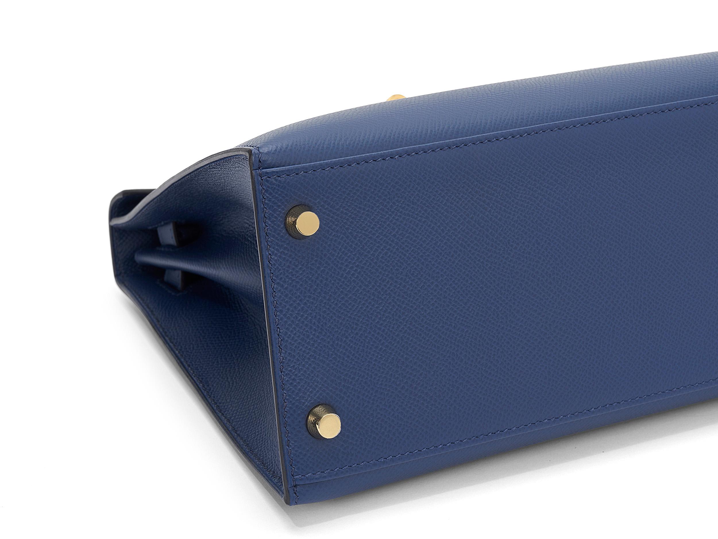 da uomo o donna Hermès Kelly Sellier 28 Bleu Saphir Epsom Gold Hardware in vendita