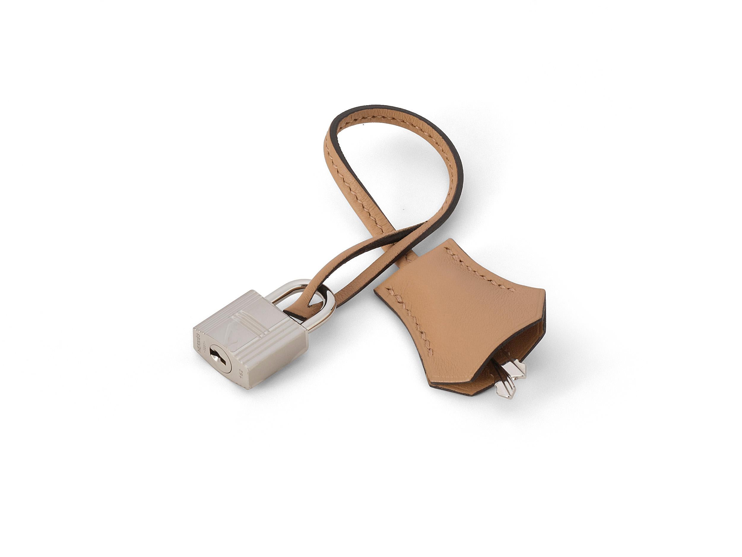 Hermès Kelly Sellier 28 Ecru-Beige / Chai Toile Palladium Hardware im Angebot 6