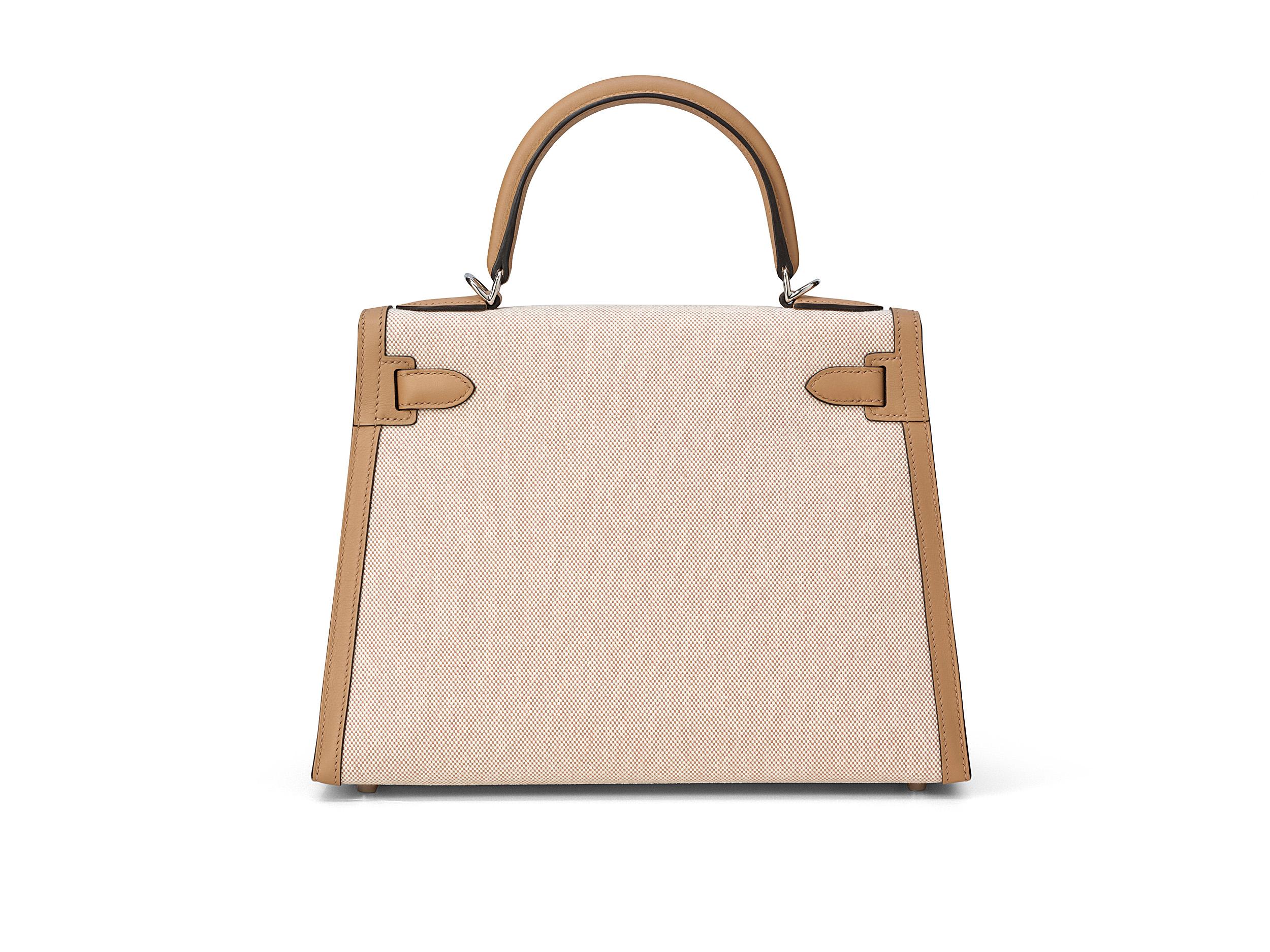 Hermès Kelly Sellier 28 Ecru-Beige / Chai Toile Palladium Hardware im Zustand „Neu“ im Angebot in Berlin, DE
