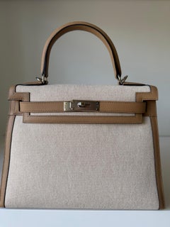 Hermès Kelly Sellier 28 Ecru-Beige / Chai Toile Palladium Hardware