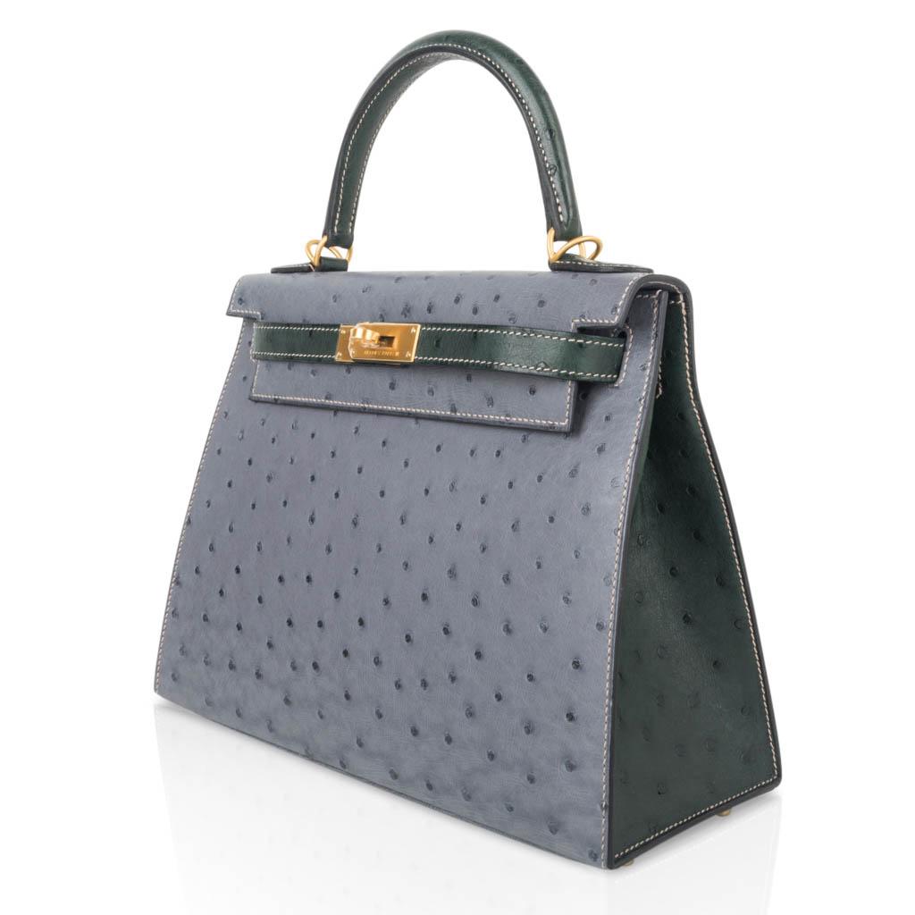 Hermes Kelly Sellier 28 HSS Bag Gris Agate / Vert Titien Ostrich Gold Hardware In New Condition In Miami, FL