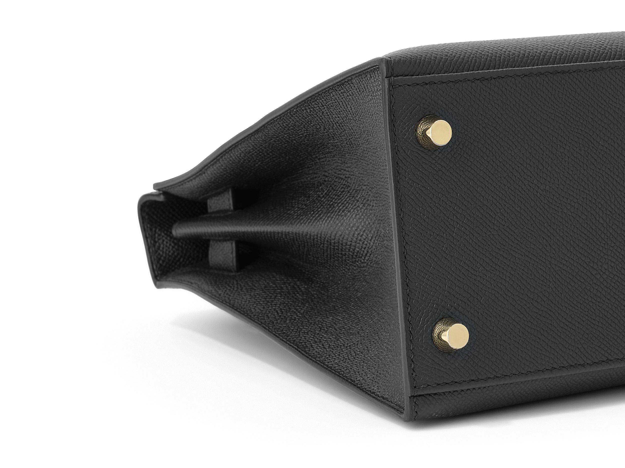 Hermès Kelly Sellier 28 Negro Herrajes de oro de Epsom en venta 1