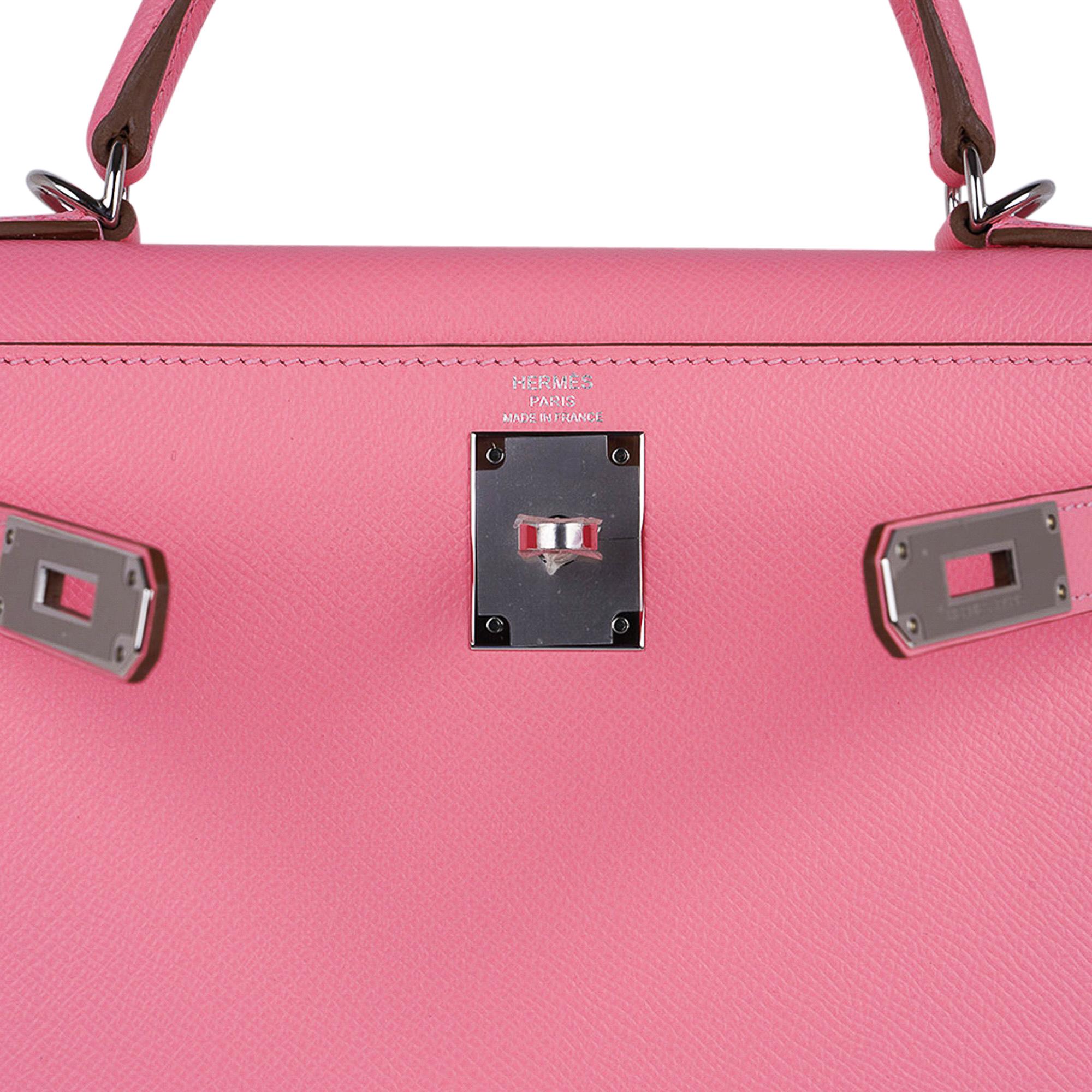 Hermes Kelly Sellier 28 Rose Confetti Palladium Hardware Epsom Bag In New Condition In Miami, FL