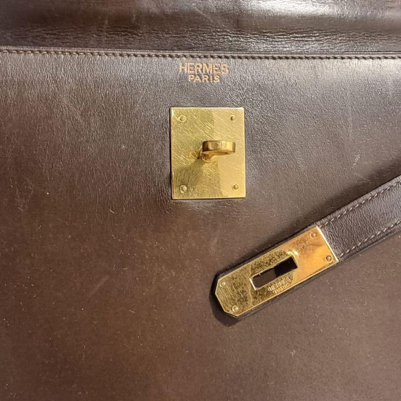 Hermès Kelly Sellier 32 Bag, Crafted in Dark Brown Box Leather In Good Condition In OUISTREHAM, FR