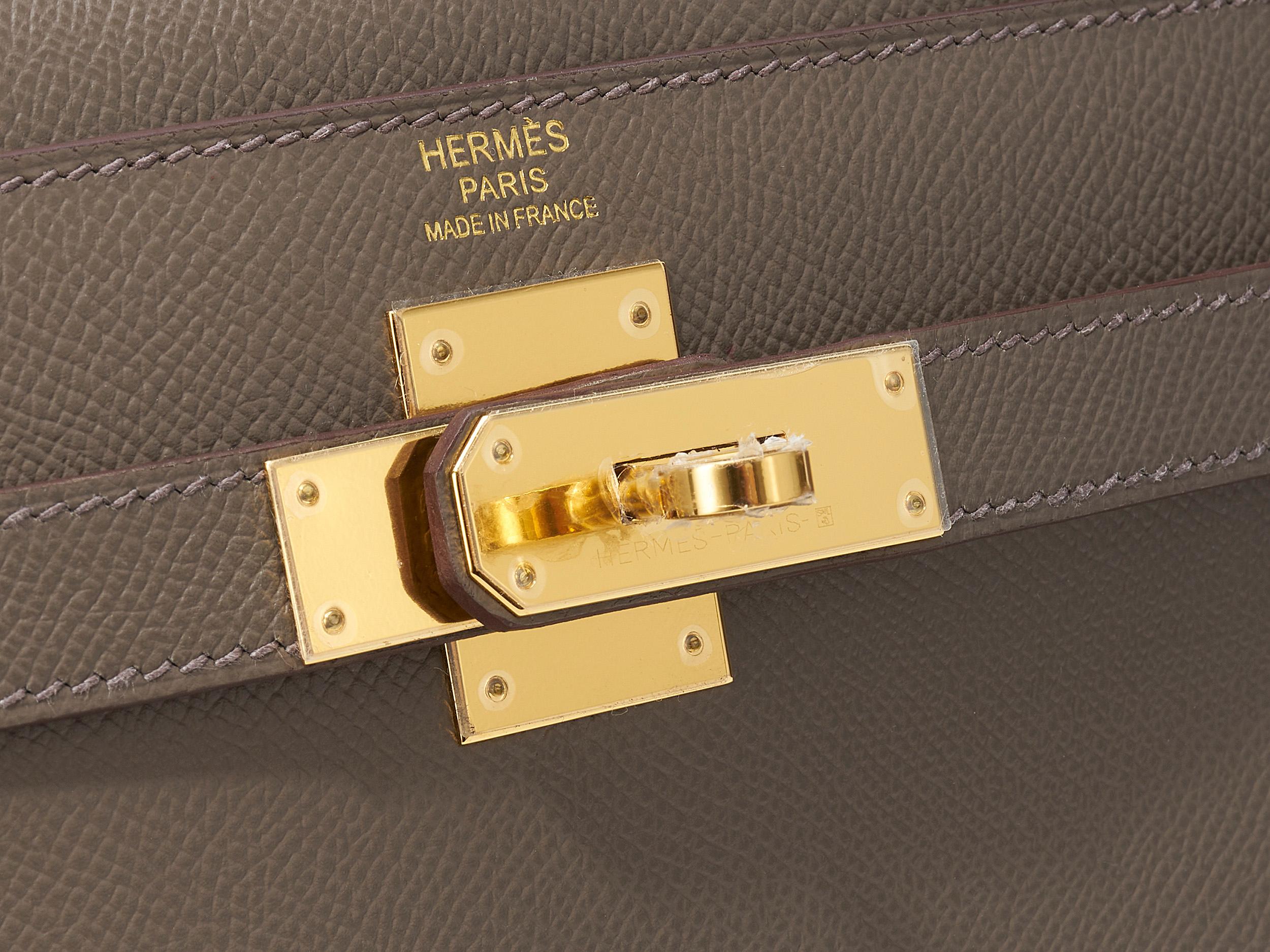 Hermès Kelly Sellier 32 Gris Etain Epsom Gold Hardware In New Condition For Sale In Berlin, DE