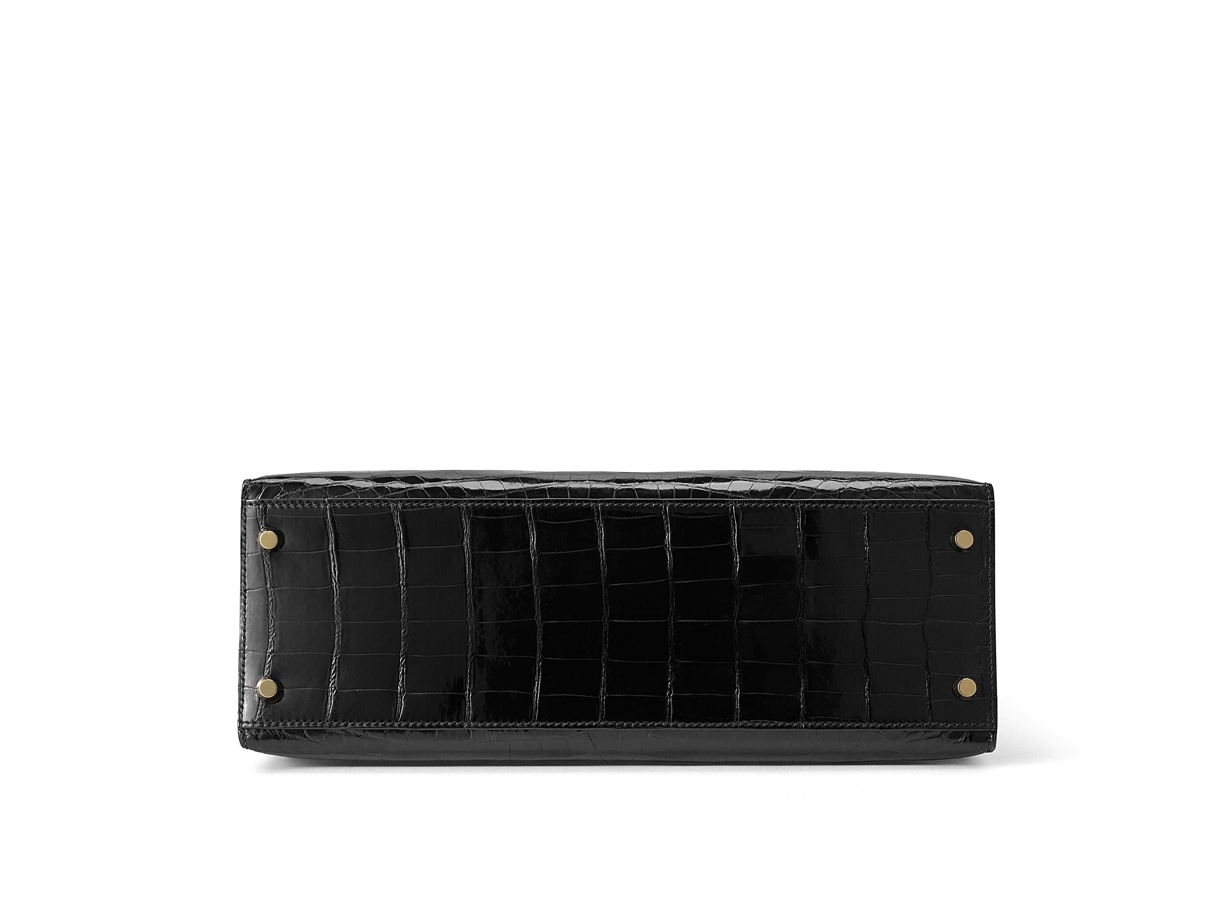 Hermès Kelly Sellier 32 Noir/Black Niloticus Crocodile Gold Hardware For Sale 2