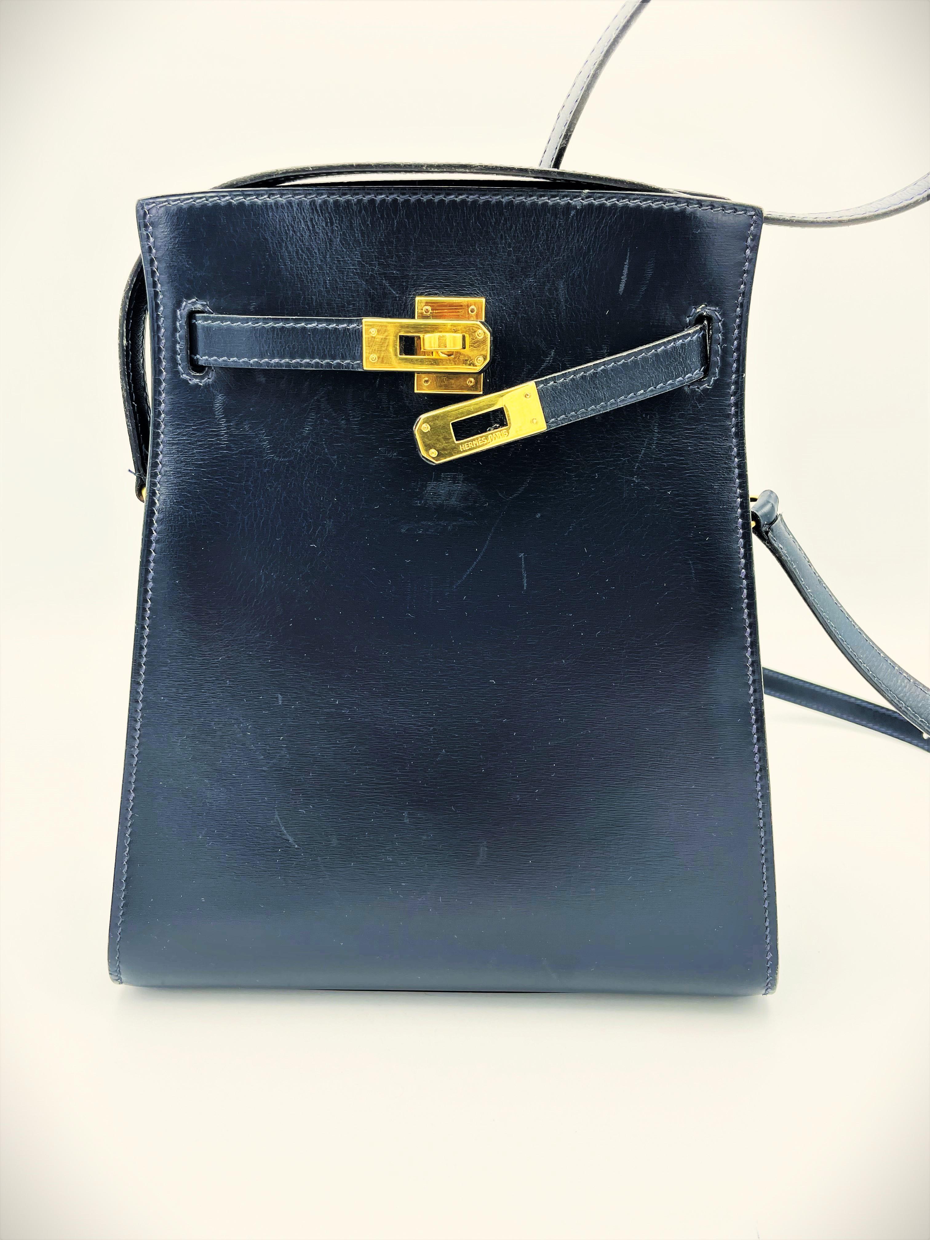 Noir HERMES KELLY SPORT Shoulder BAG cuir de vachette marine  S=1989