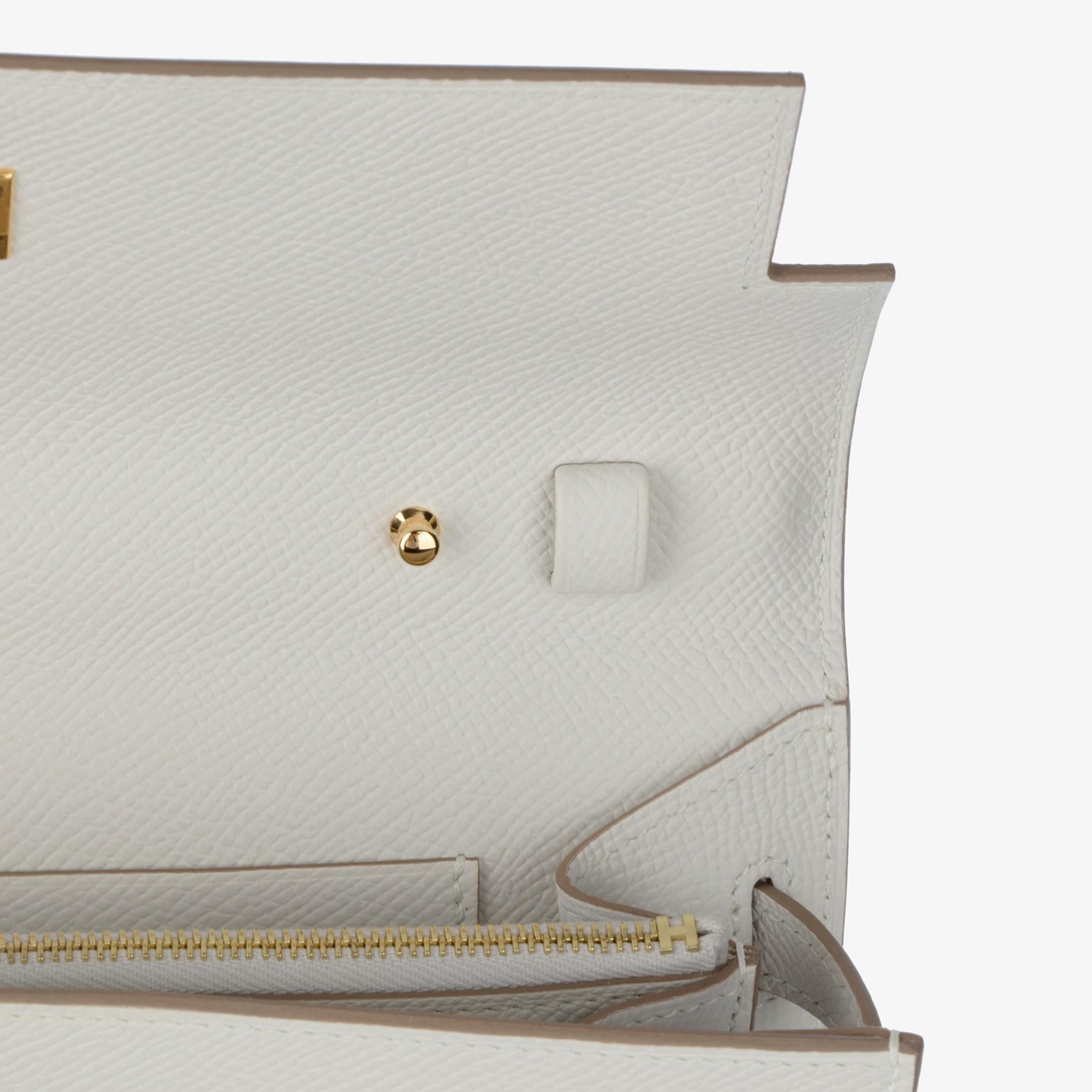 Hermes Kelly-To-Go Gris Pale Epsom Leather Gold Hardware For Sale 4