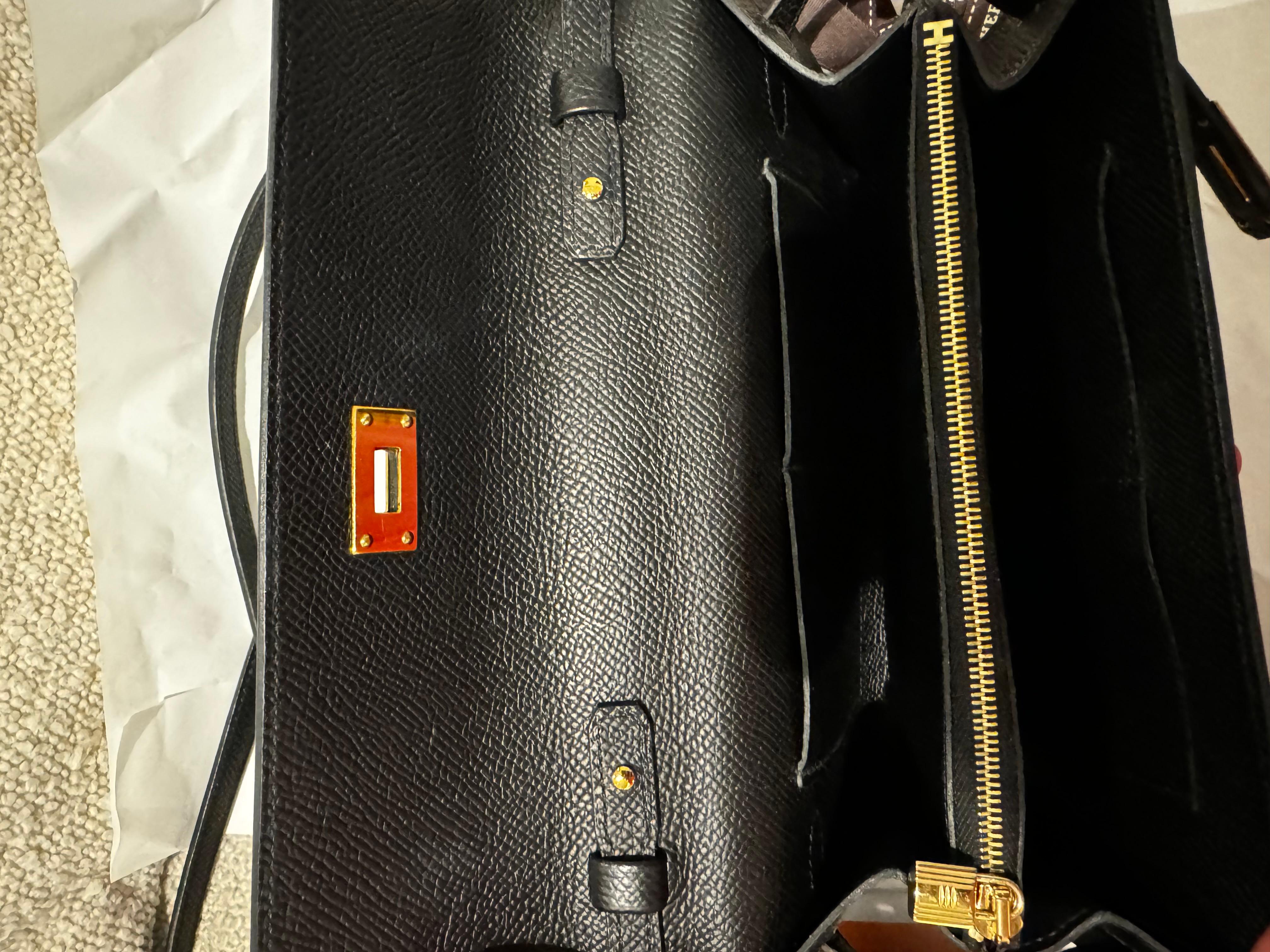 Hermes Kelly to go in black epsom with gold hardware For Sale 1