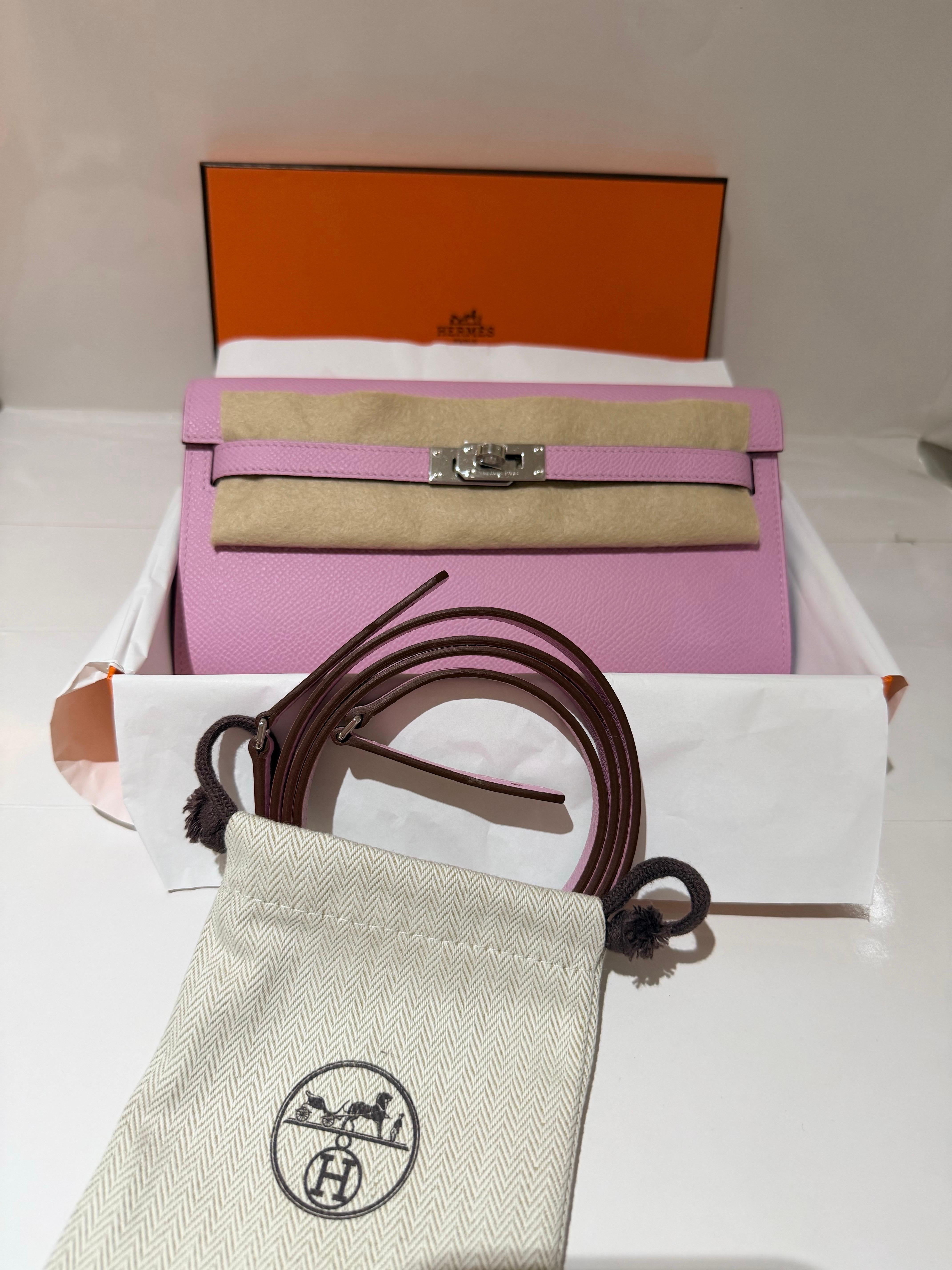 Beige Clutch Hermès Kelly To Go in Mauve Sylvestre Epsom in vendita