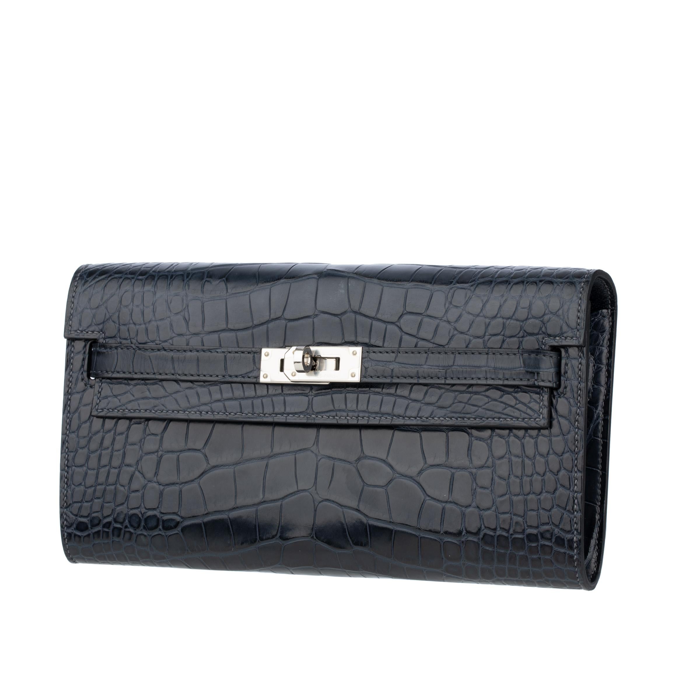 Hermès Kelly-To-Go Wallet  Blue Indigo Matte Alligator Palladium Hardware In Excellent Condition In Sydney, New South Wales