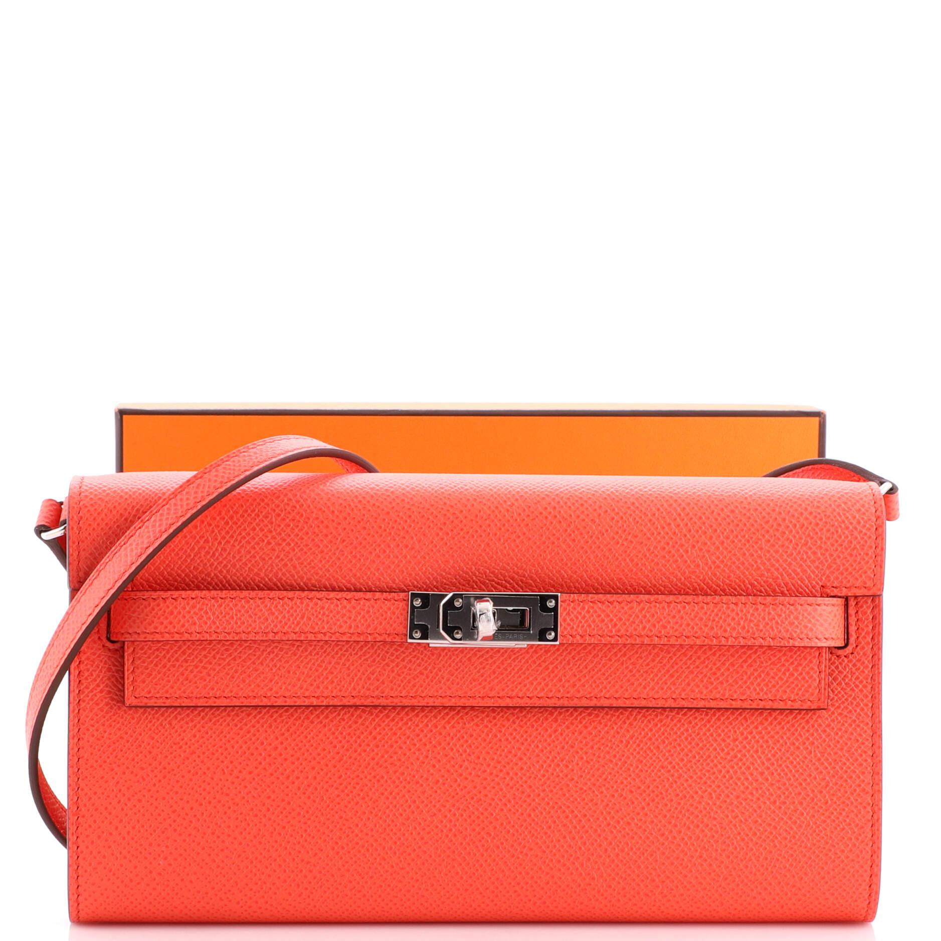 Condition: Excellent. No visible signs of wear.
Accessories: Box, With Strap
Measurements: Height 4.5