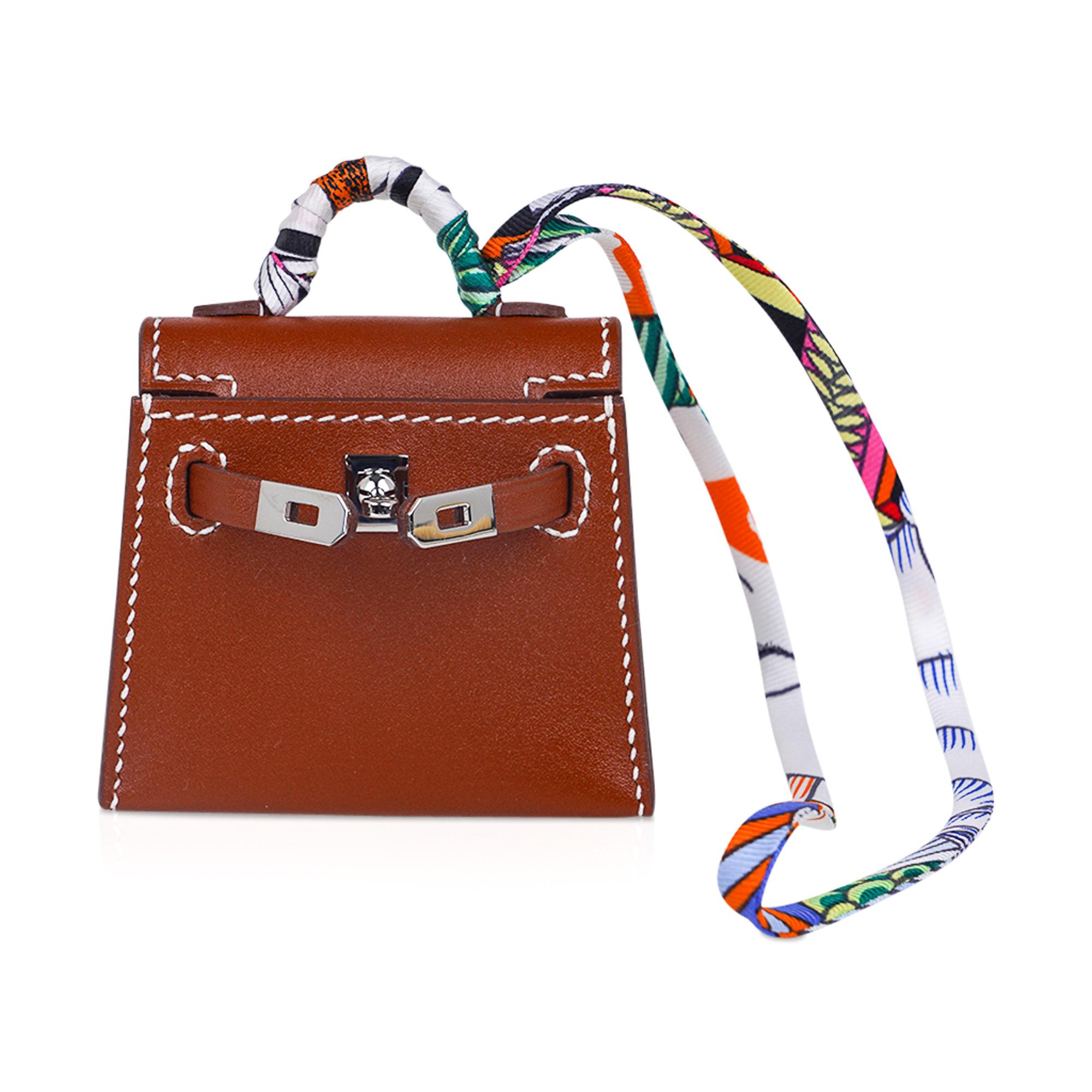 Hermes Kelly Twilly Bag Charm Fauve w/ Palladium Tadelakt Leather New w/Box For Sale 2
