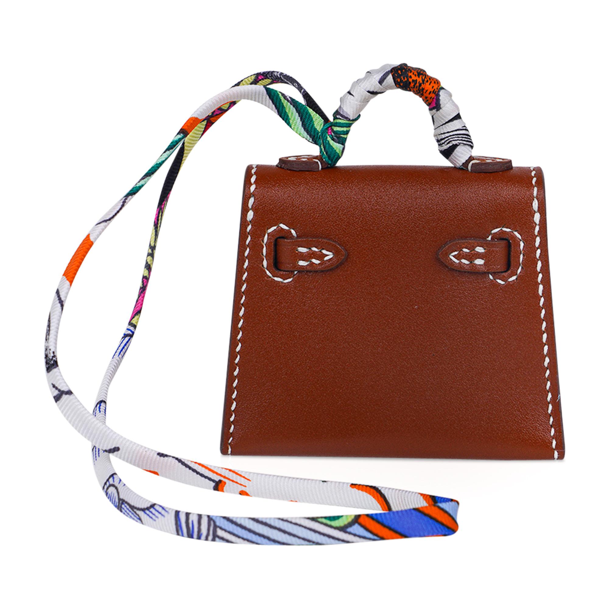 Hermes Kelly Twilly Bag Charm Fauve w/ Palladium Tadelakt Leather New w/Box For Sale 3