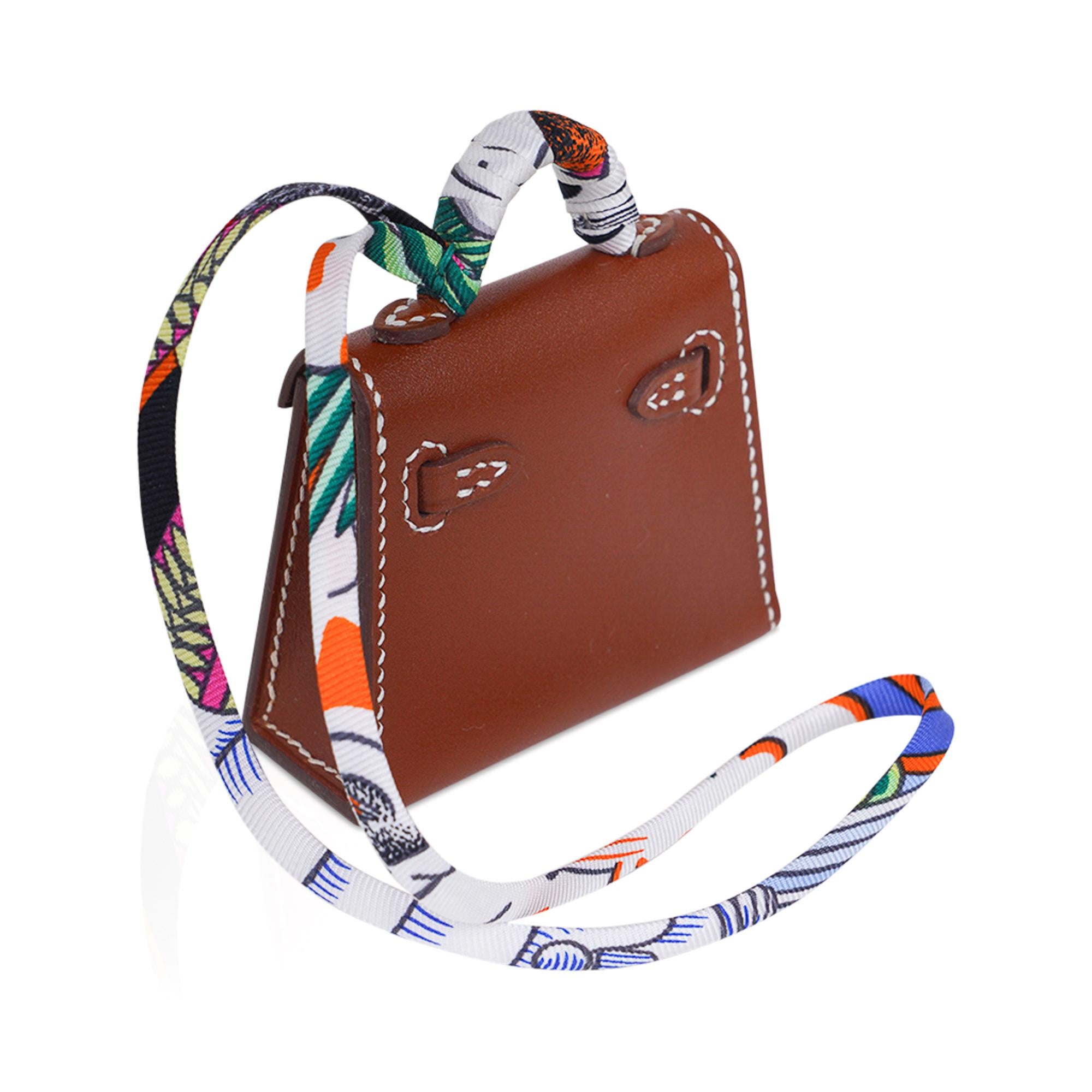 Hermes Kelly Twilly Bag Charm Fauve w/ Palladium Tadelakt Leather New w/Box For Sale 4